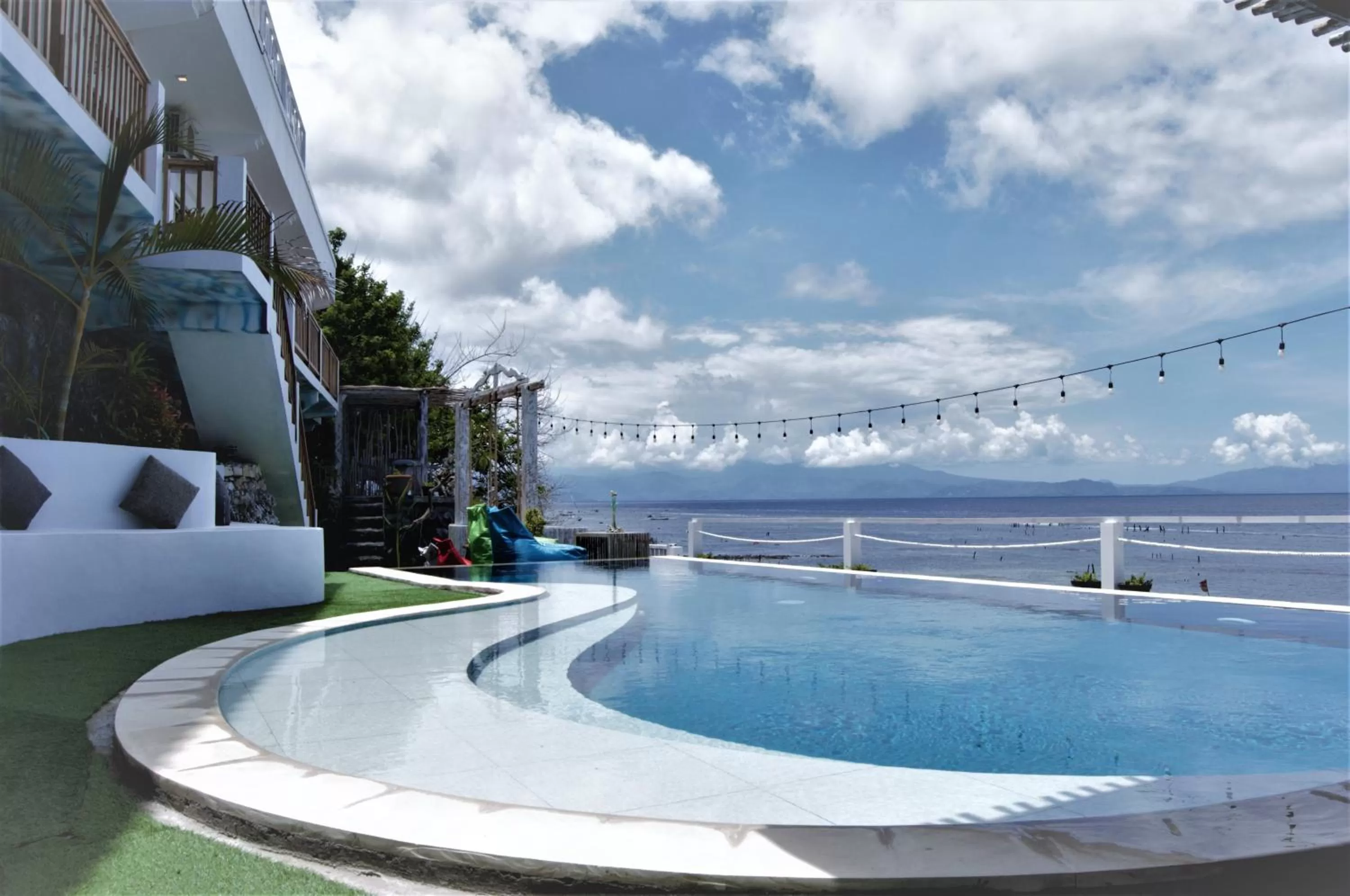 Restaurant/places to eat in SUITE OCEAN BLUE