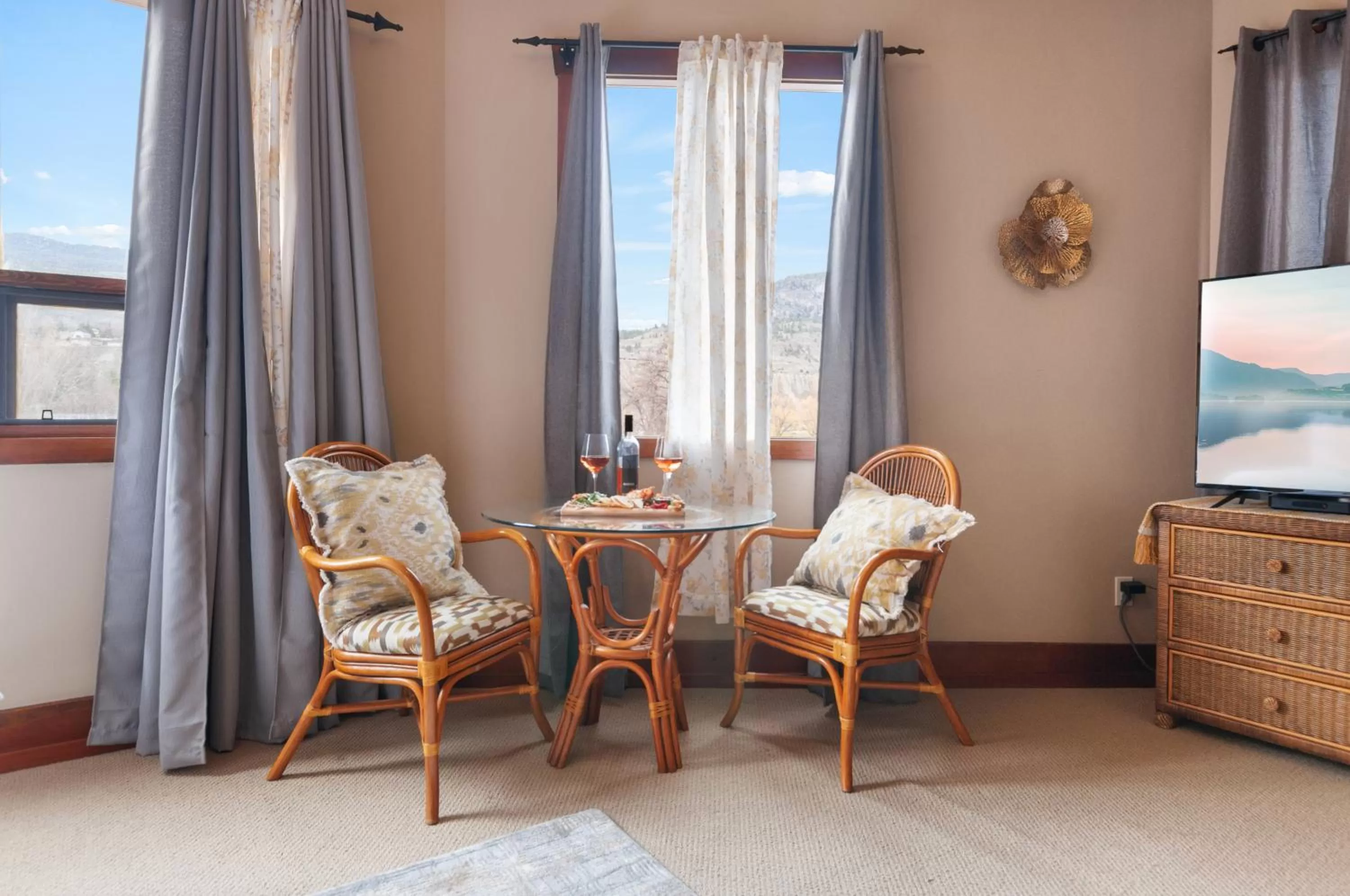 Living room in Casa Grande Inn & Suites