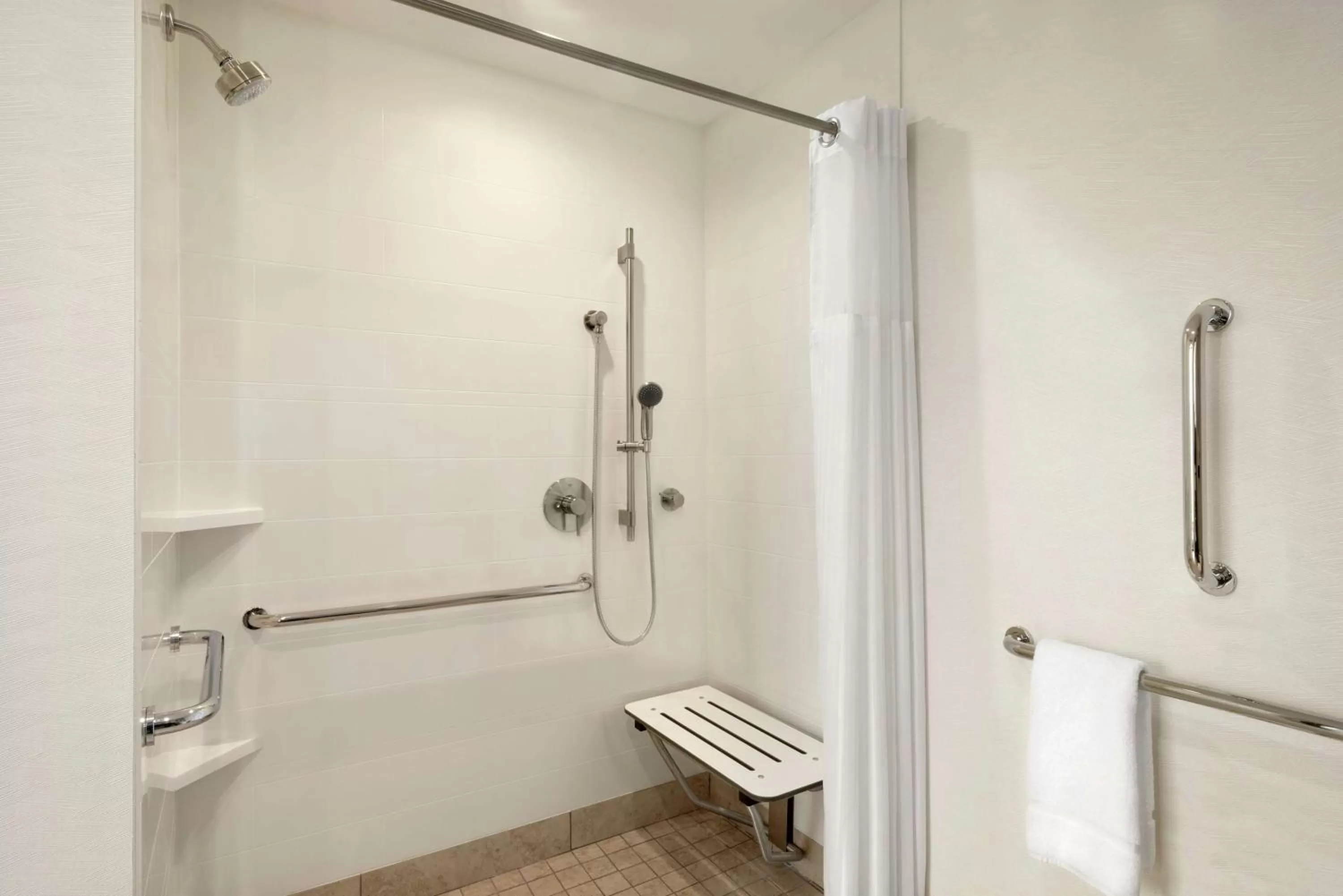 Bathroom in Hilton Garden Inn Chicago Downtown South Loop