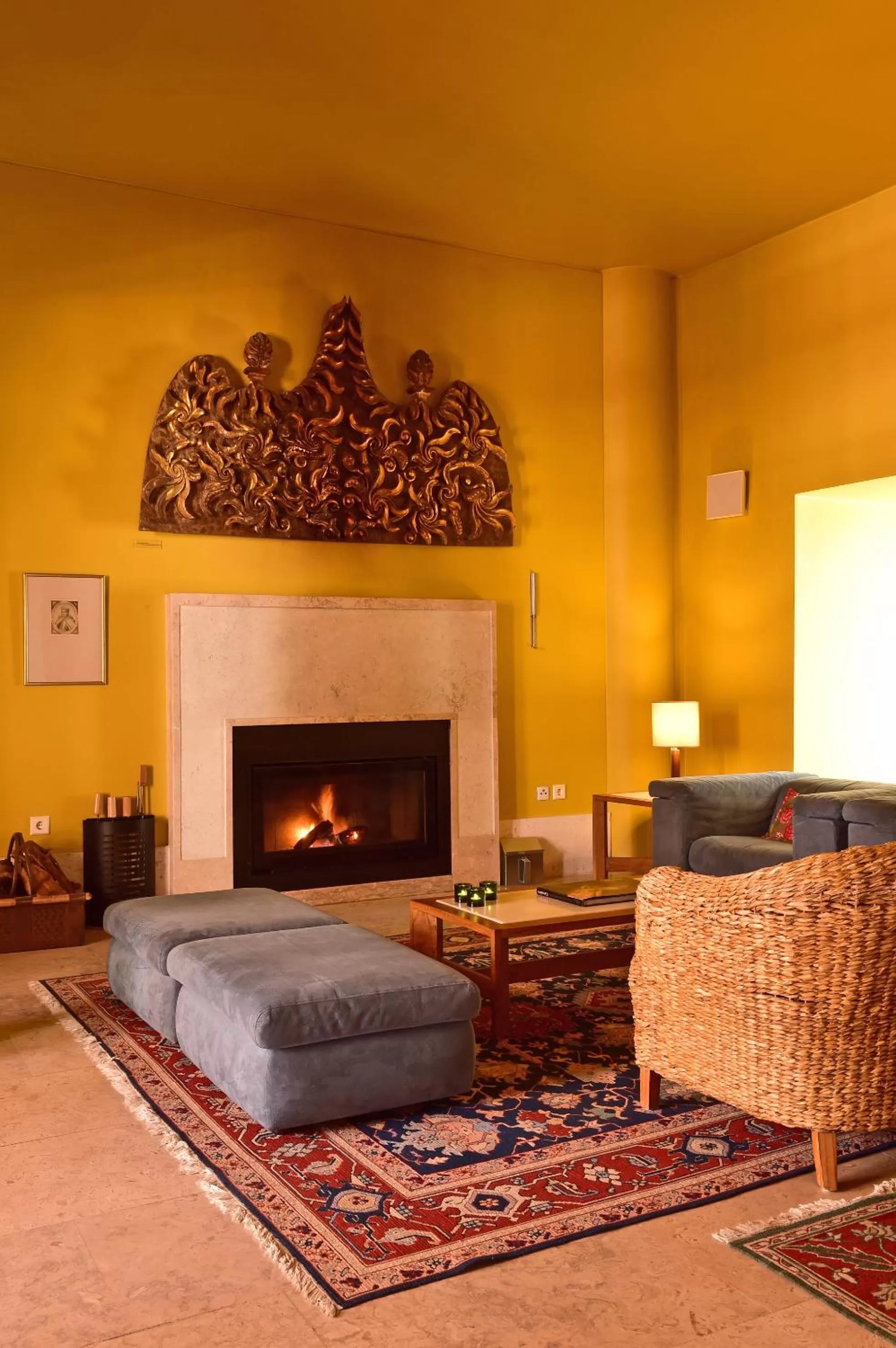 Communal lounge/ TV room in Pousada Castelo de Alcacer do Sal