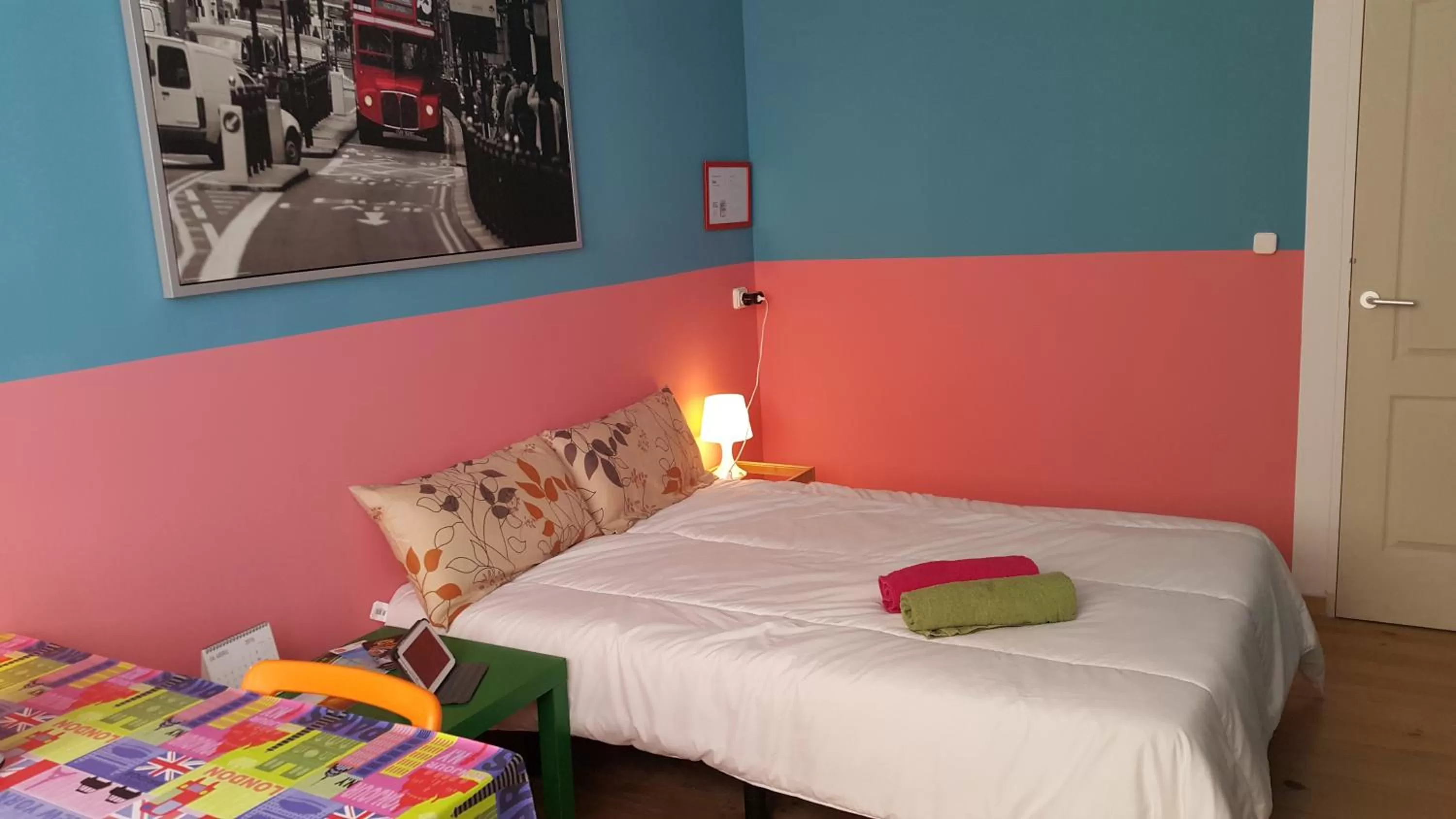 Bed in Tenerife Rooms S. C.