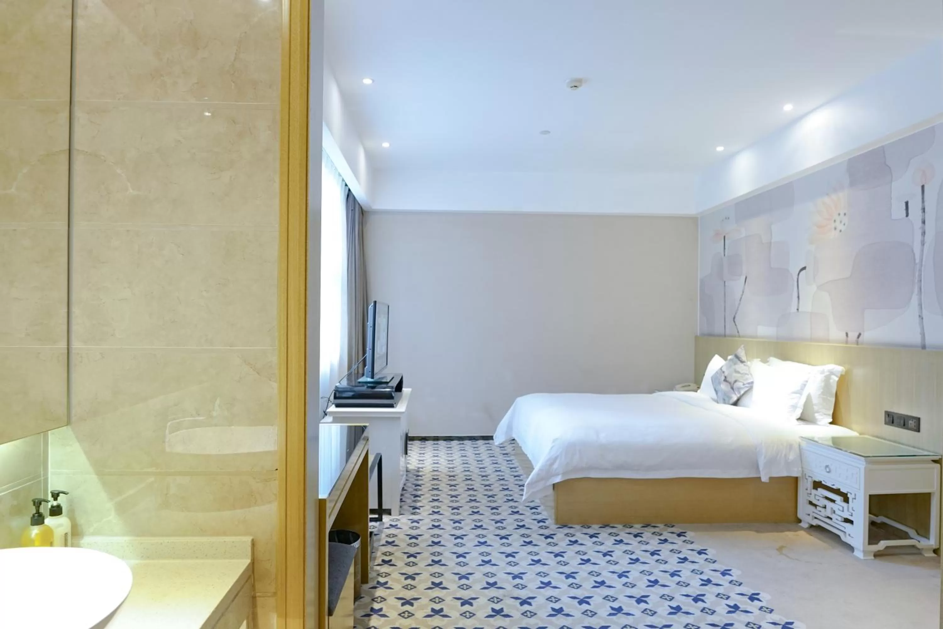 Bed, Bathroom in Paco Hotel Tiyuxilu Metro Guangzhou-Free Shuttle Bus fir Canton Fair