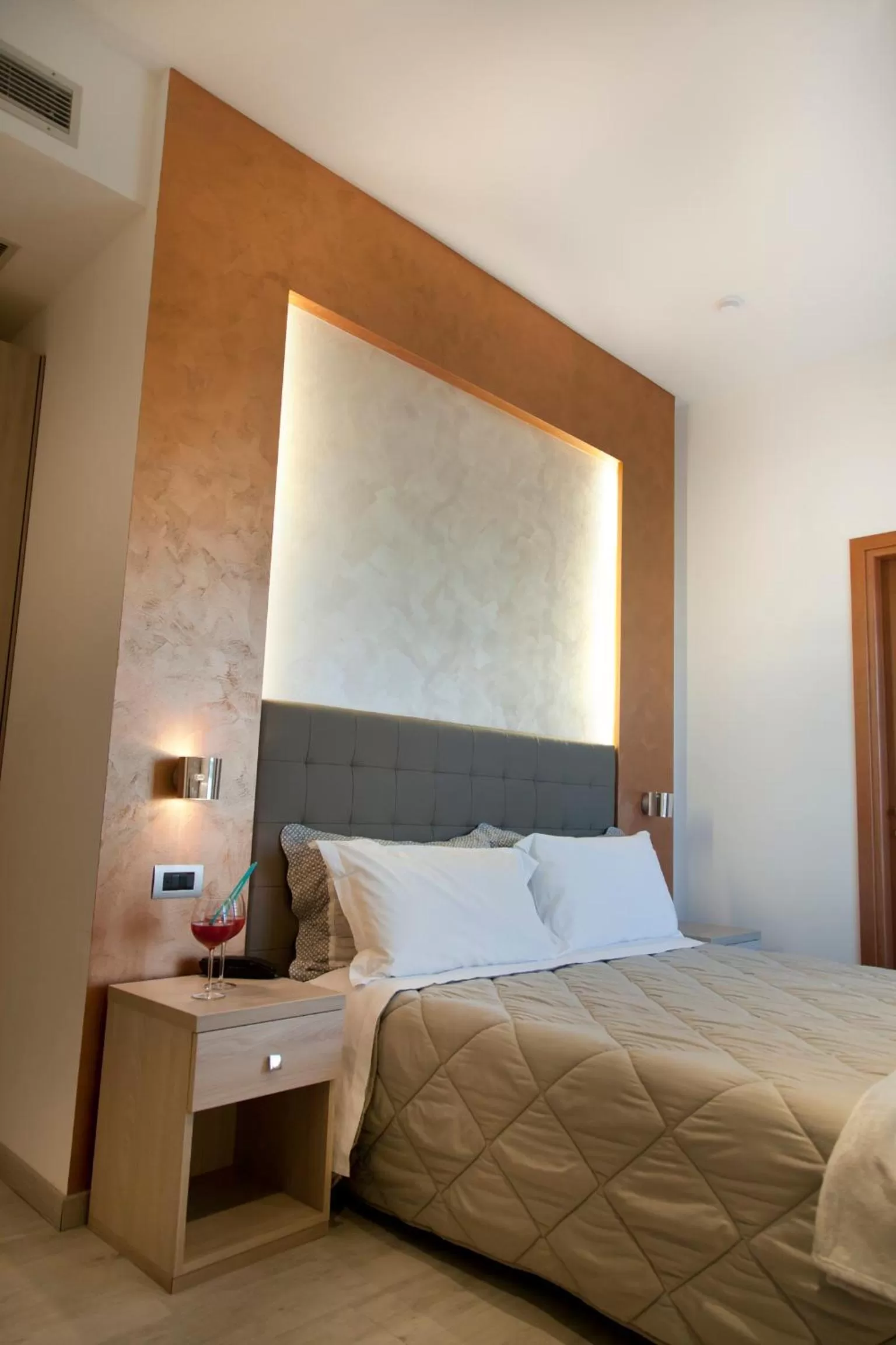 Decorative detail, Bed in Hotel Gabbiano