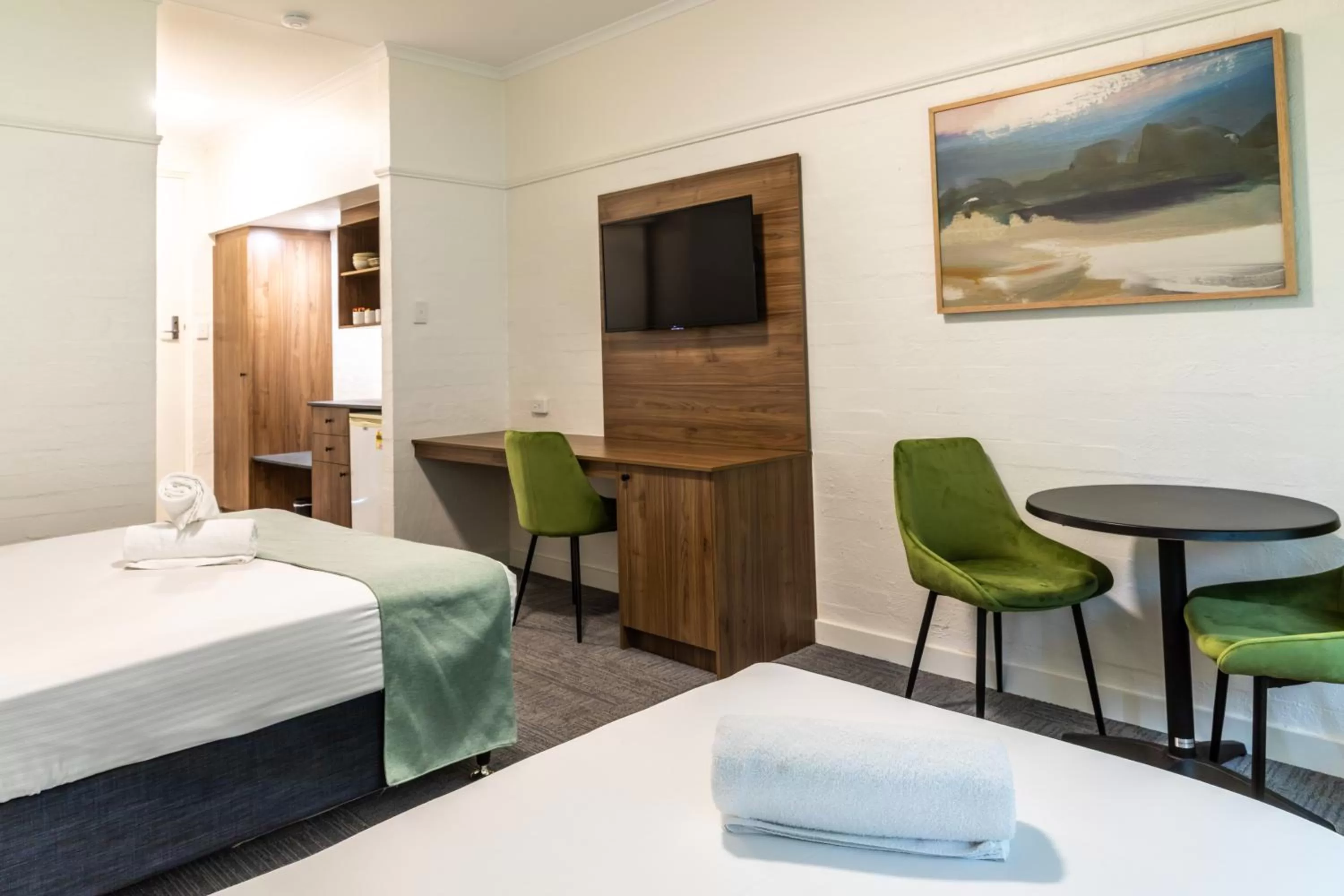 TV and multimedia, Bed in Salisbury Hotel Motel