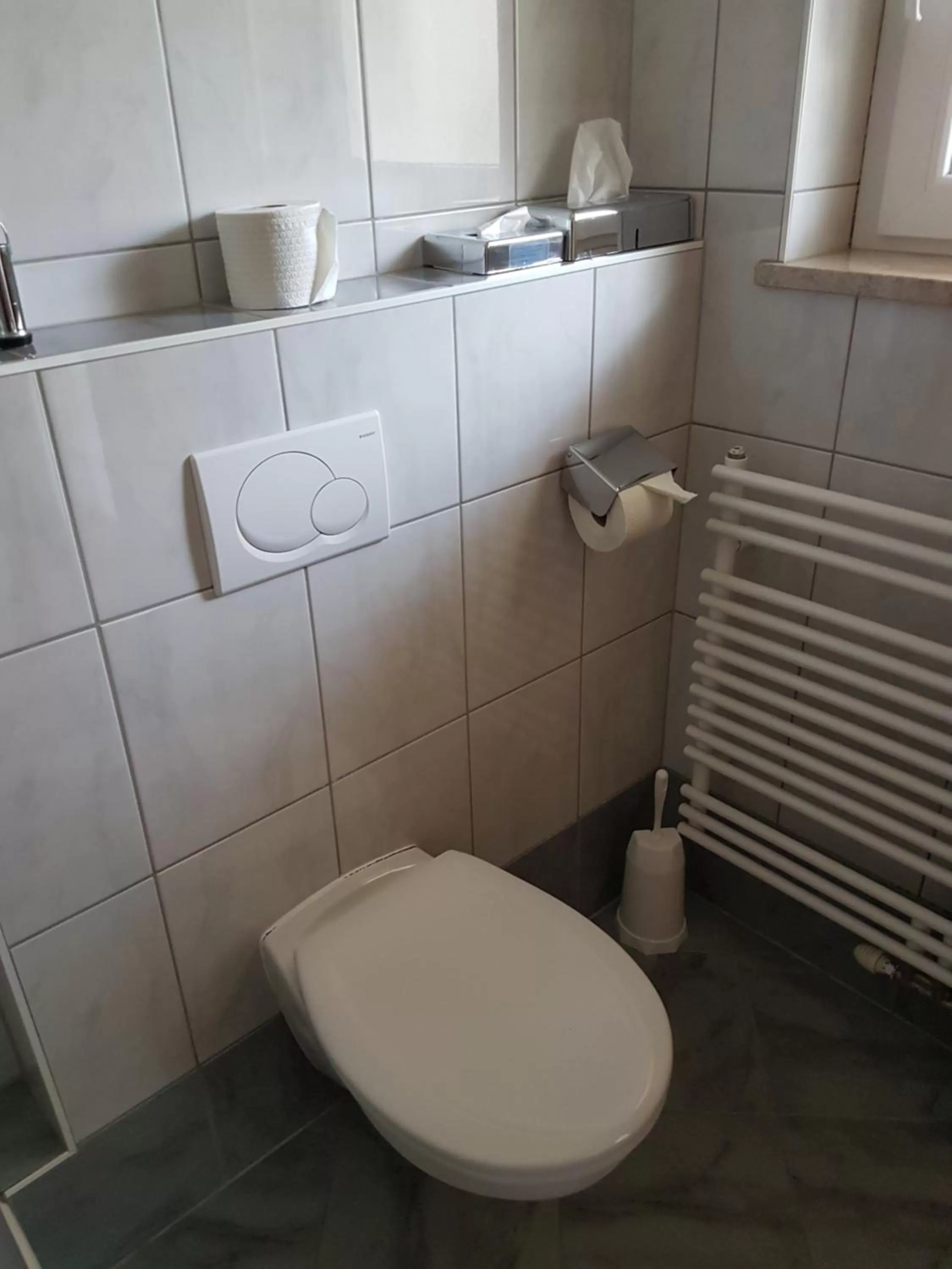 Toilet in Pension Fuchs