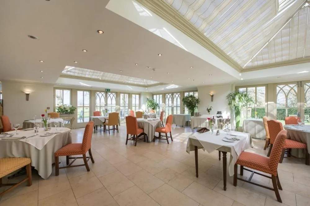 Restaurant/places to eat in The Old Vicarage