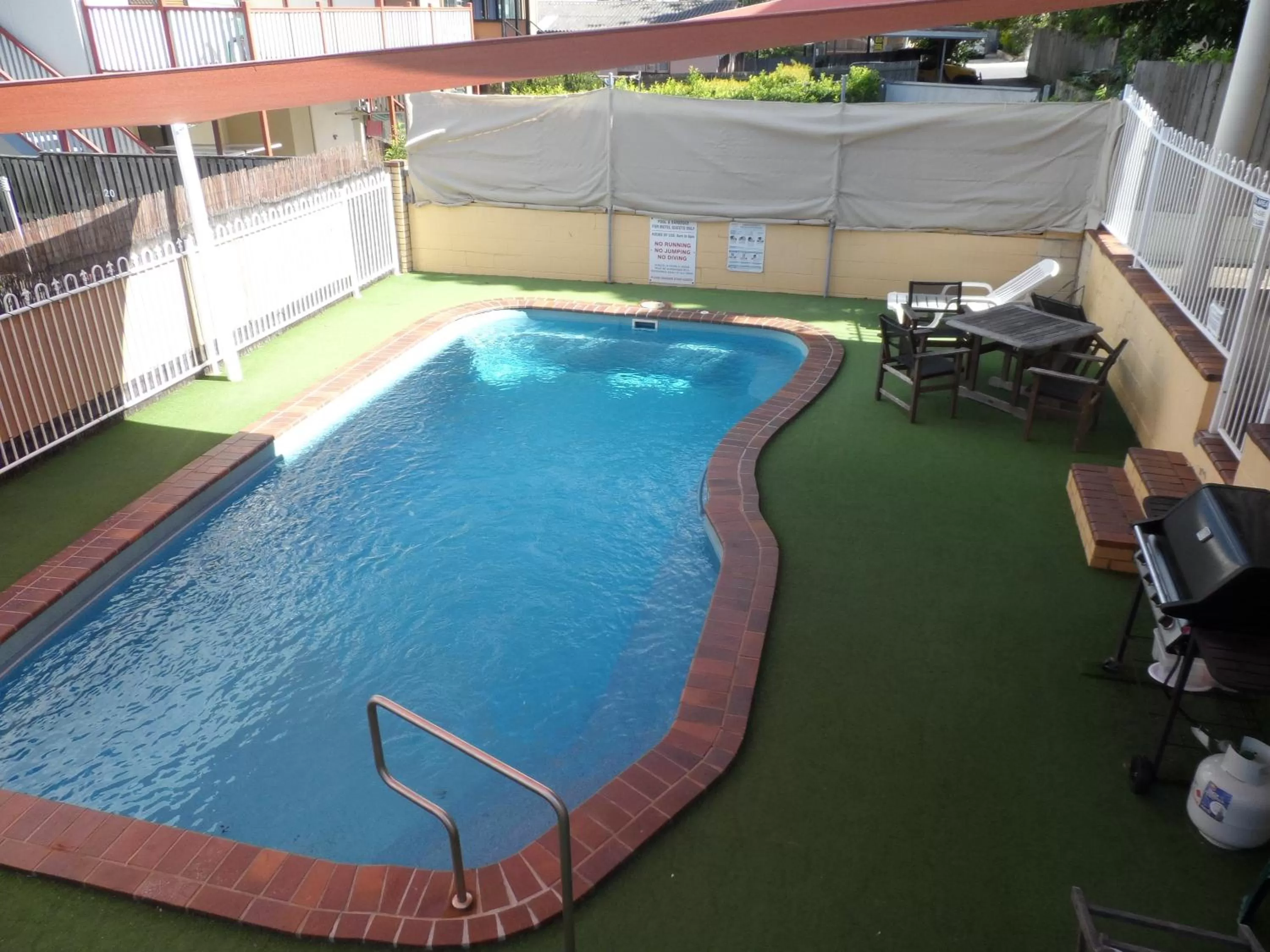 Day in Paramount Motel