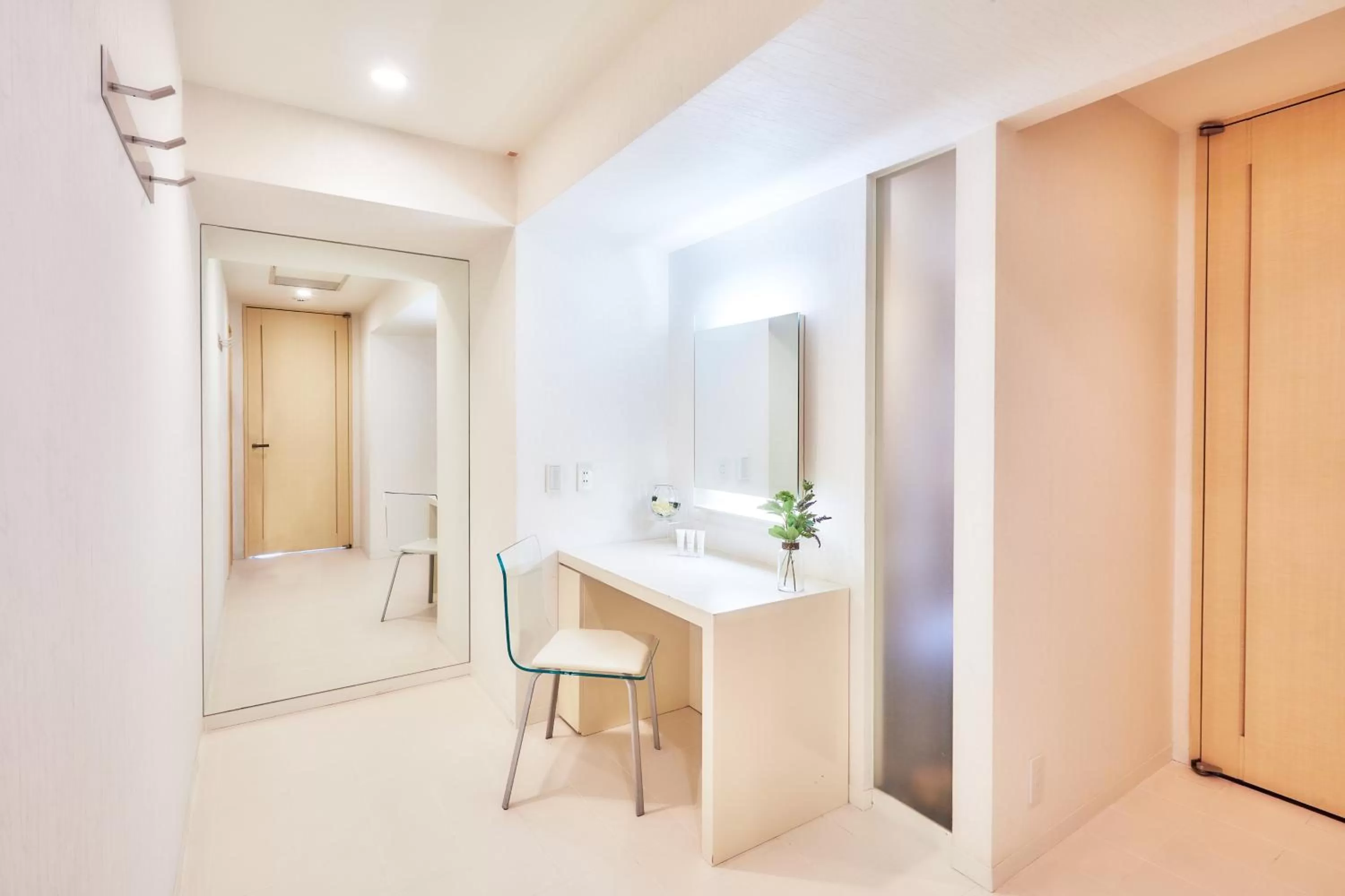 Photo of the whole room in ANA Crowne Plaza Narita by IHG