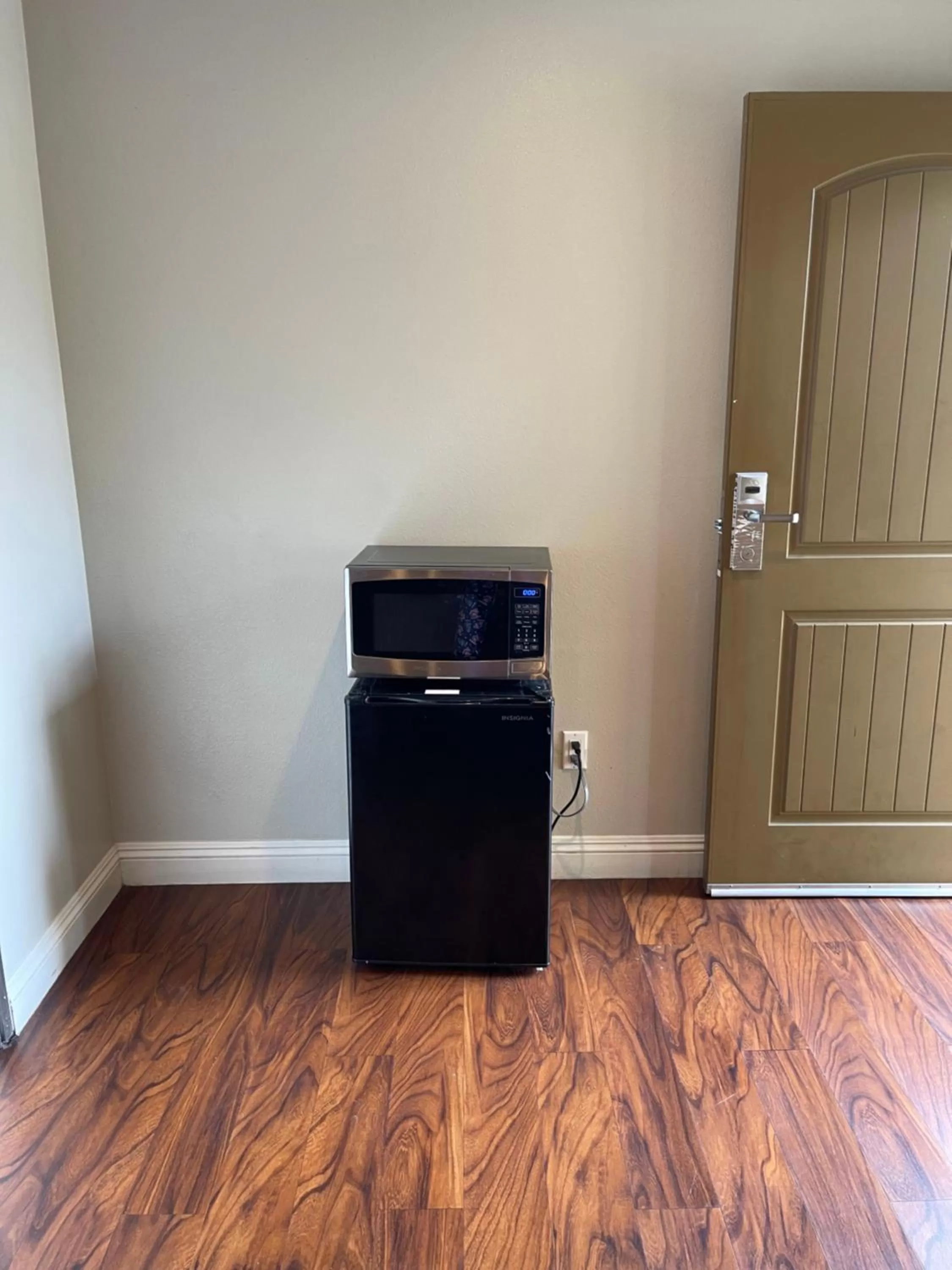 TV/Entertainment Center in El Rey Inn