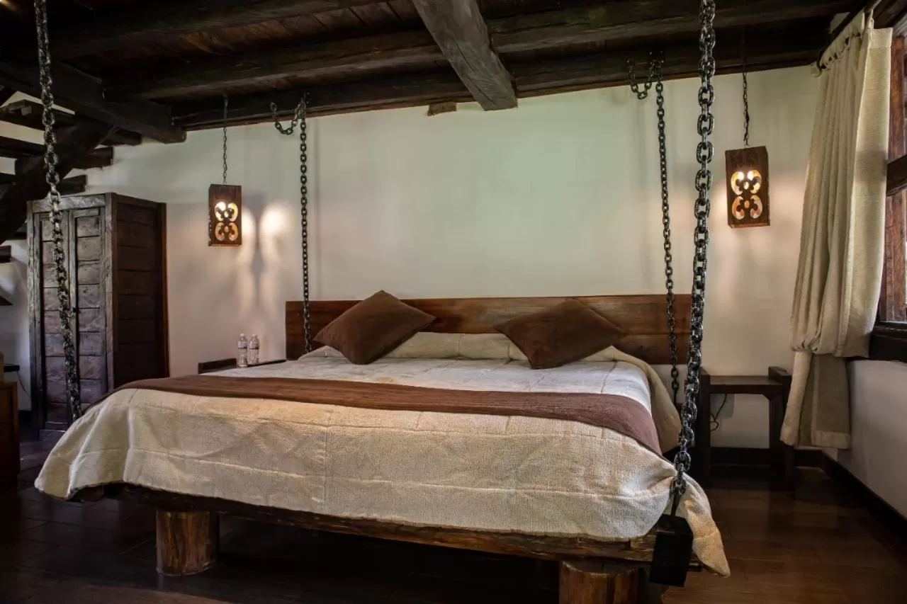 Hot Tub, Bed in Hacienda Hostería Dos Chorreras