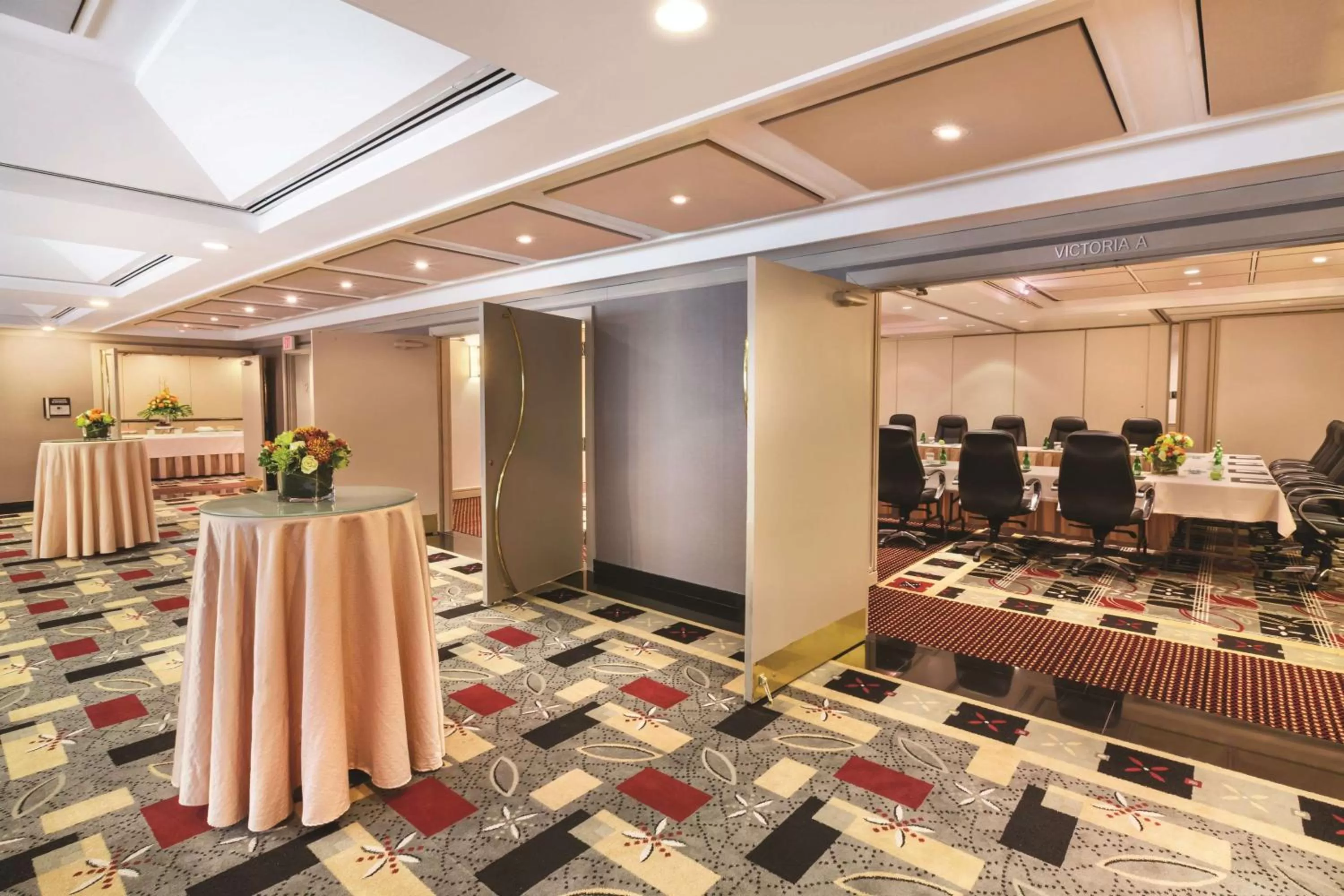 Meeting/conference room in DoubleTree by Hilton Toronto Downtown