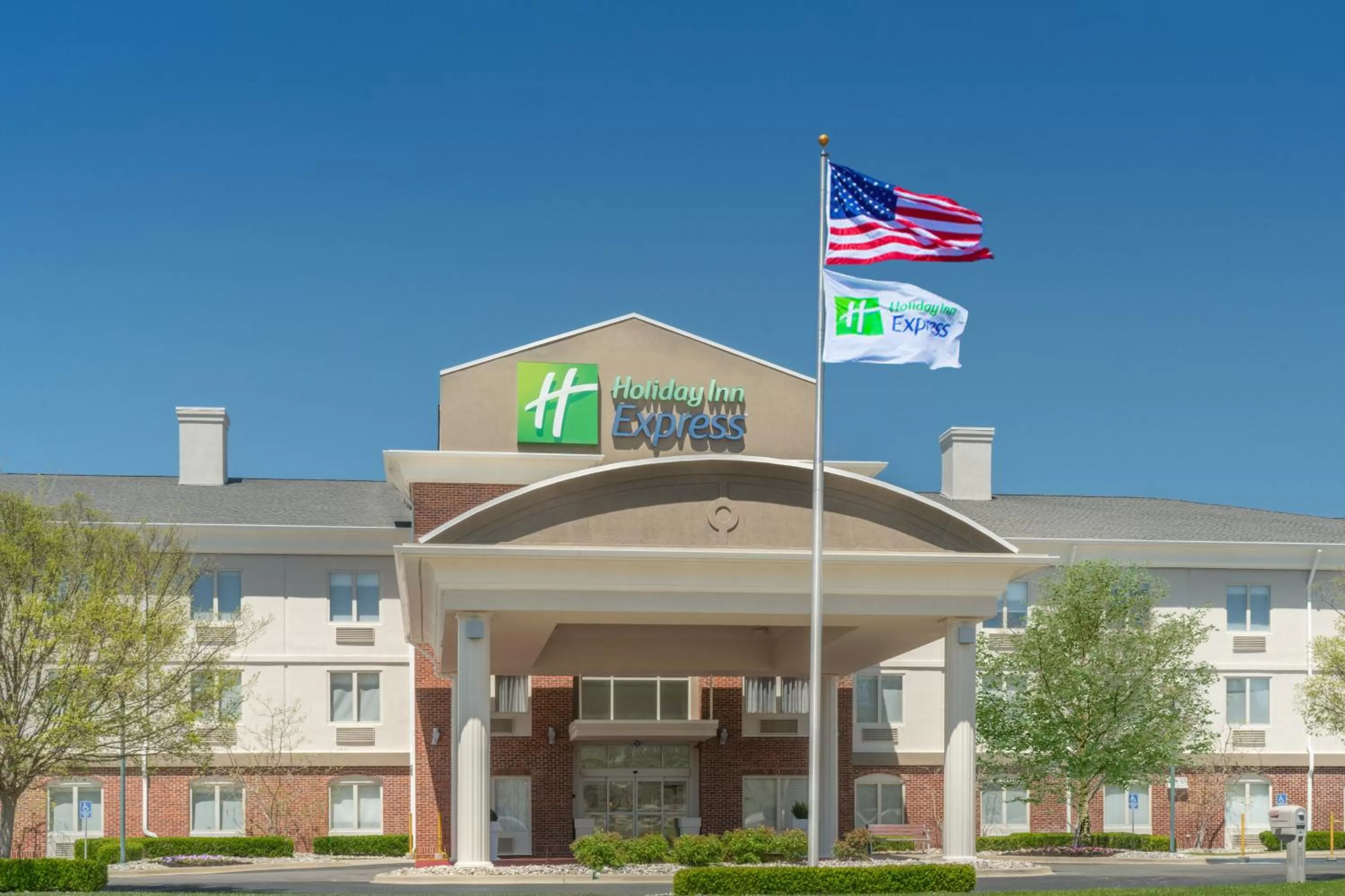 Property building in Holiday Inn Express Radcliff Fort Knox by IHG