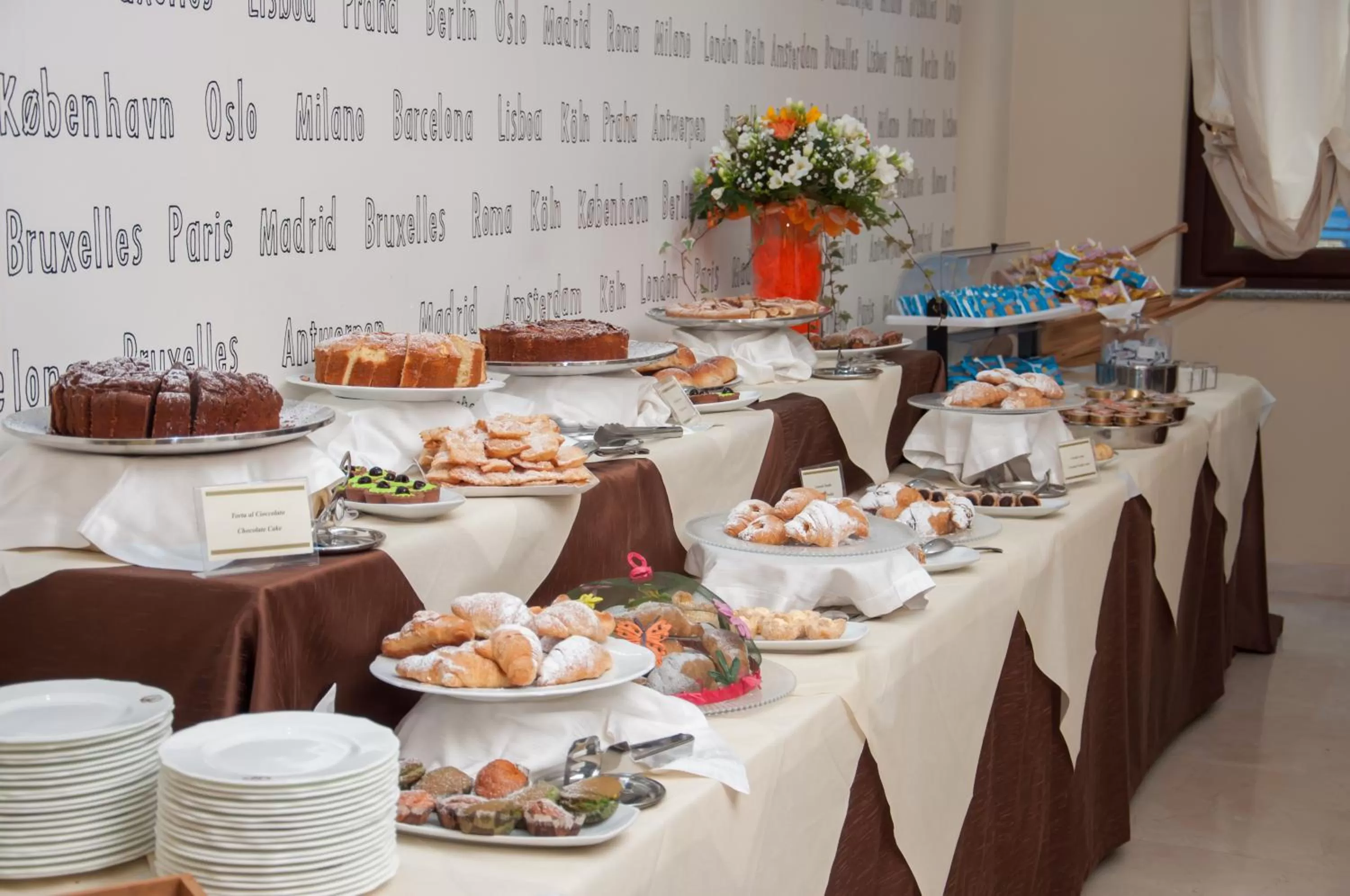 Breakfast in Grand Hotel Paradiso