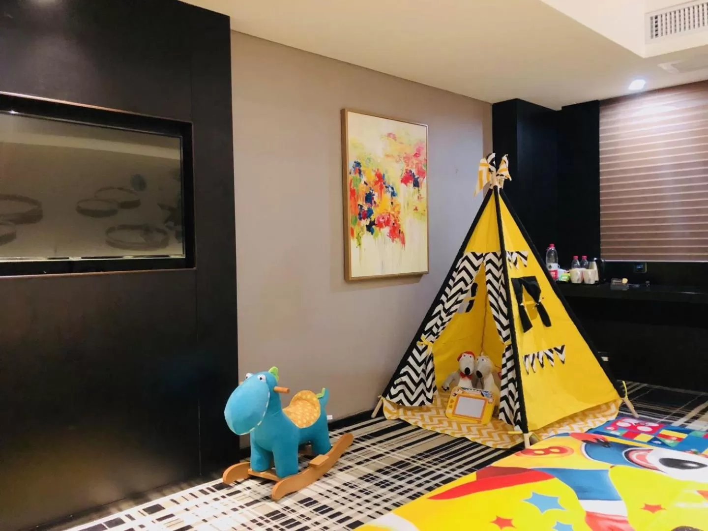 Bedroom in Likto Hotel-Free Shuttle Bus to Canton Fair