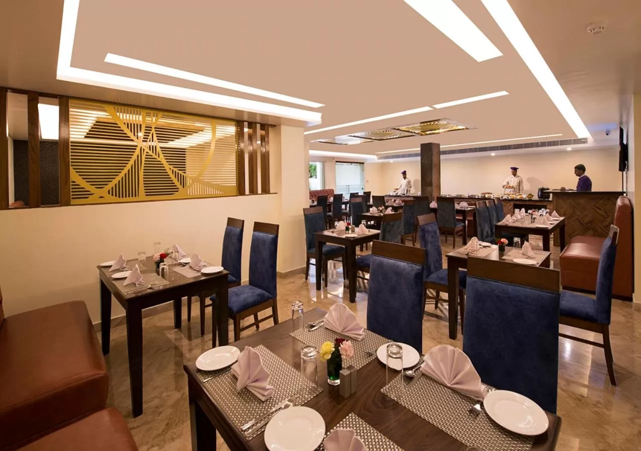 Restaurant/places to eat in Clarks Inn Suites Katra