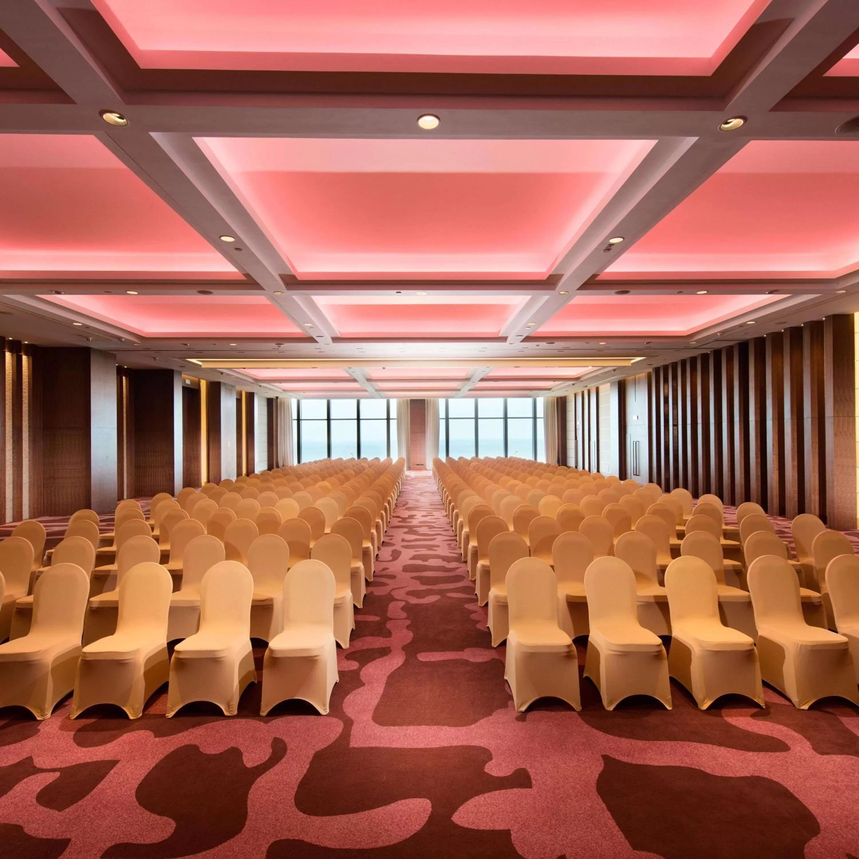 Meeting/conference room in Hilton Yantai Golden Coast