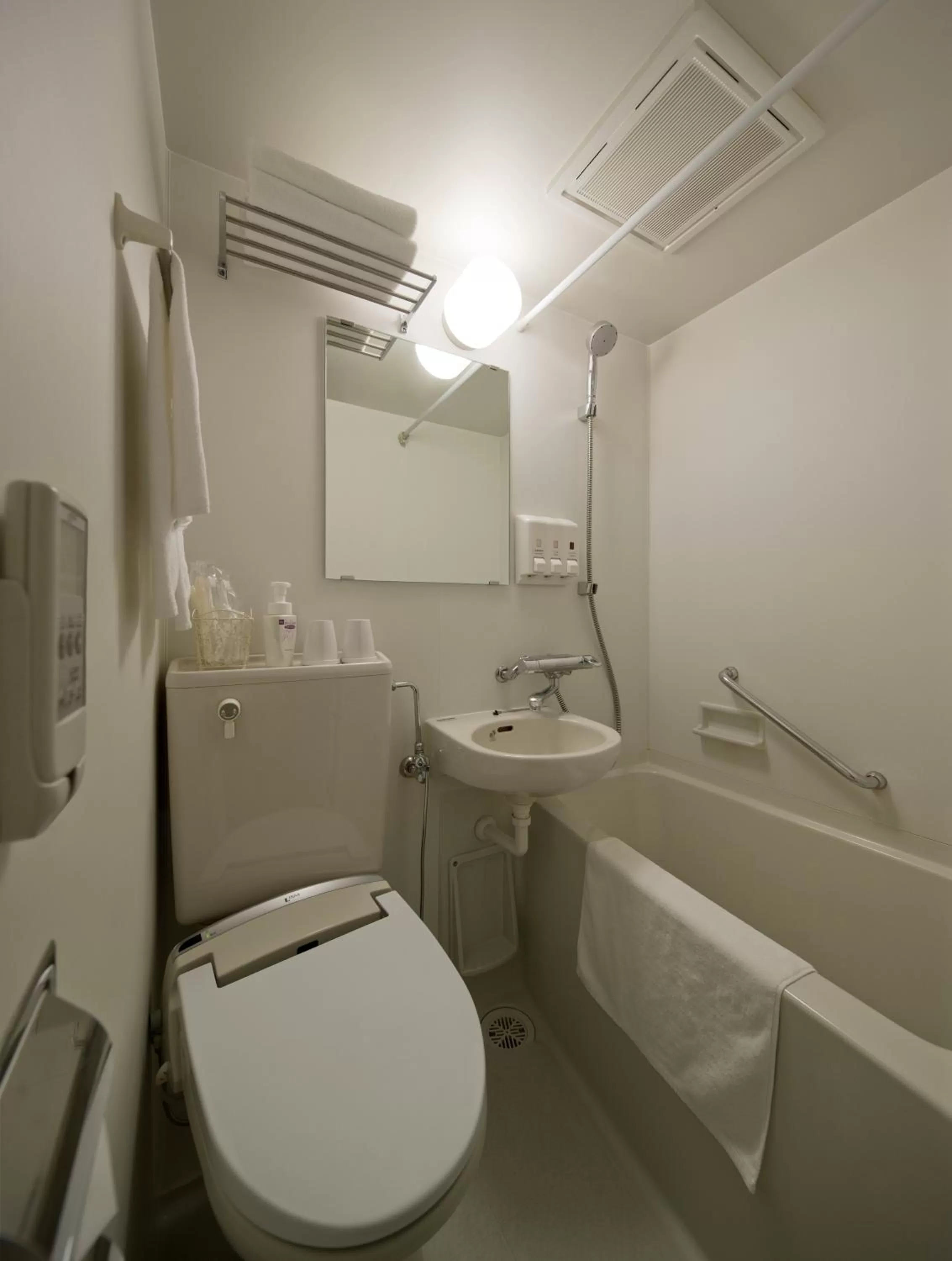 Bathroom in E Hotel Higashi Shinjuku