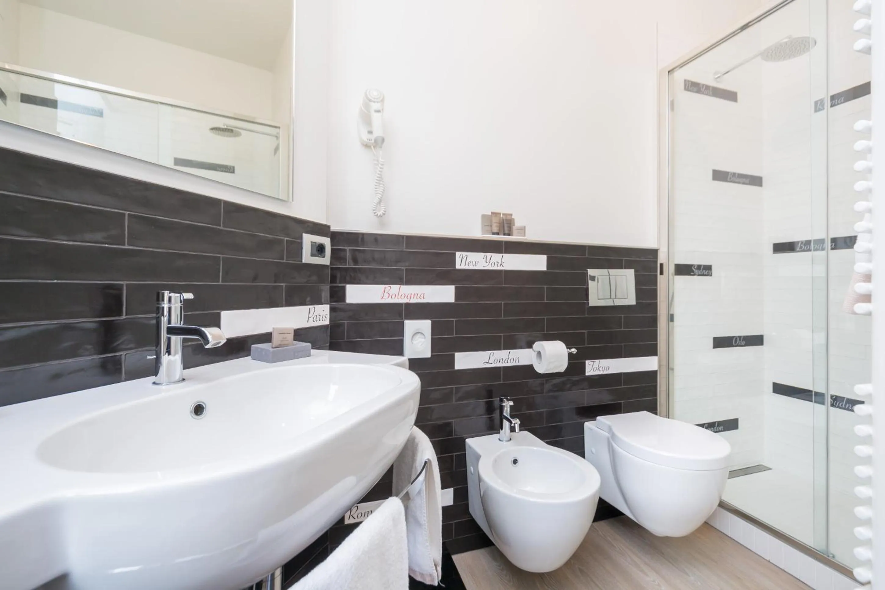 Bathroom in Hotel Touring