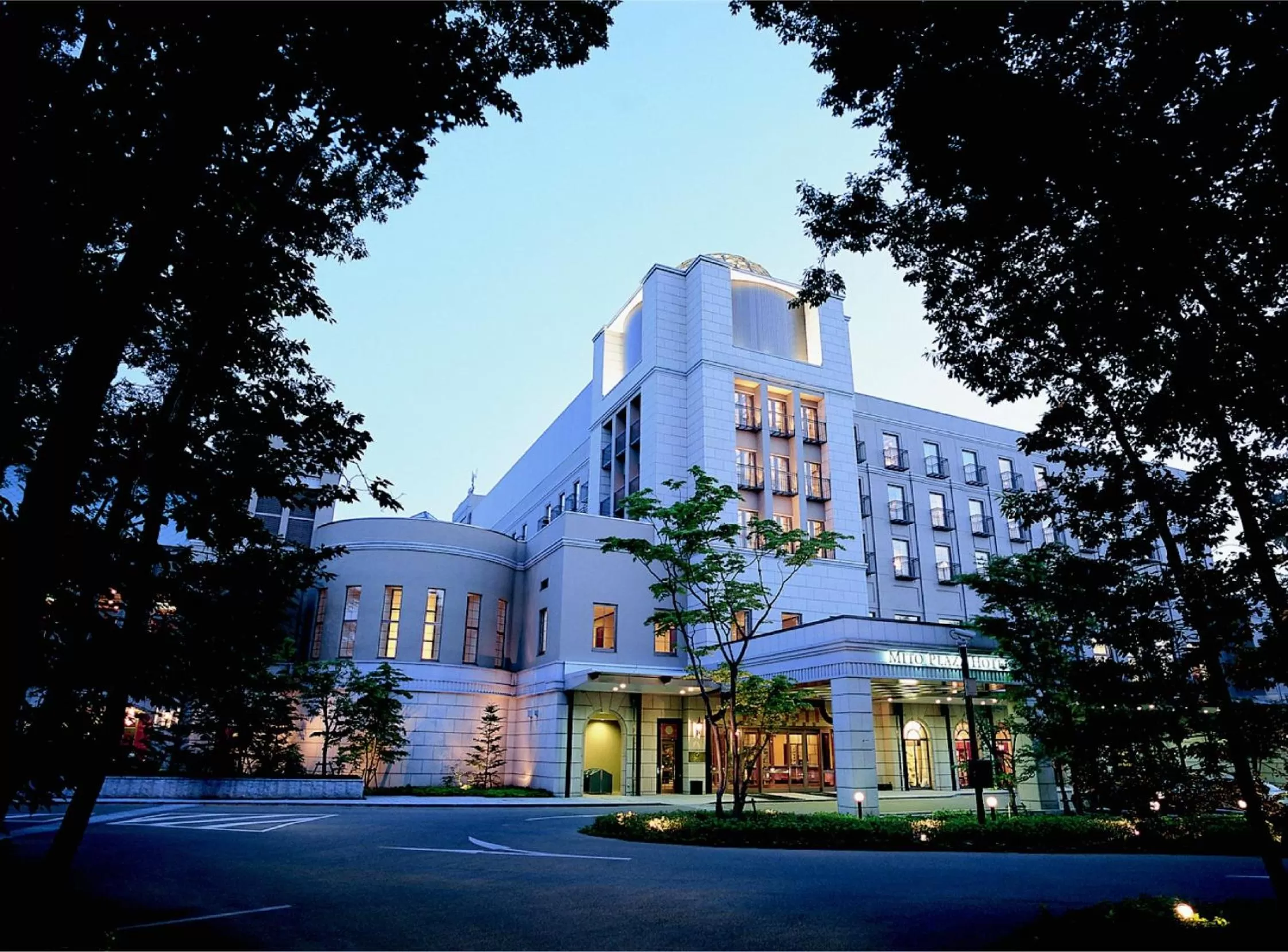 Facade/entrance in Mito Plaza Hotel