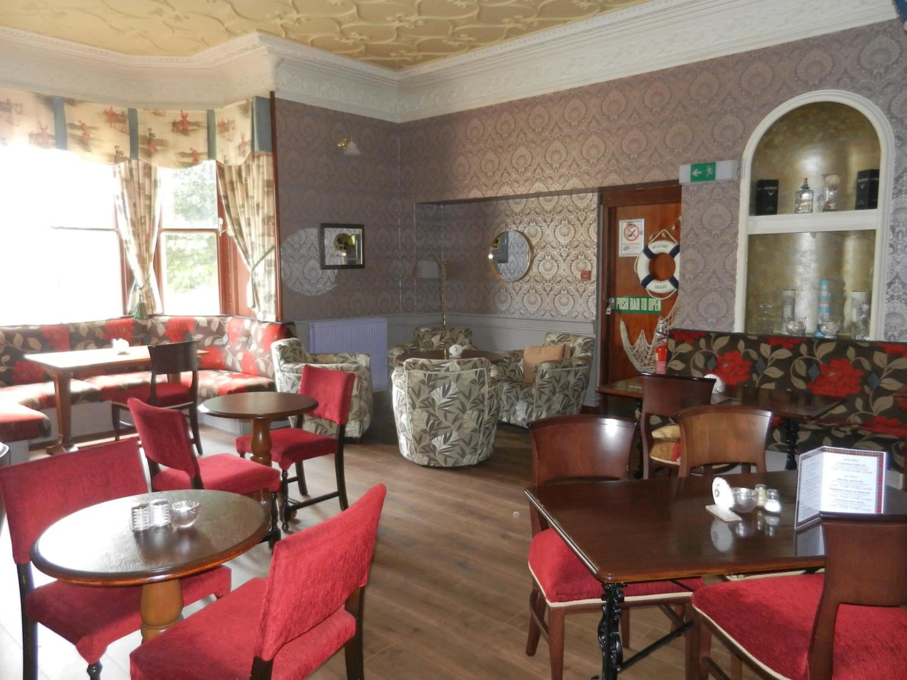 Lounge or bar in Mansfield Castle Hotel