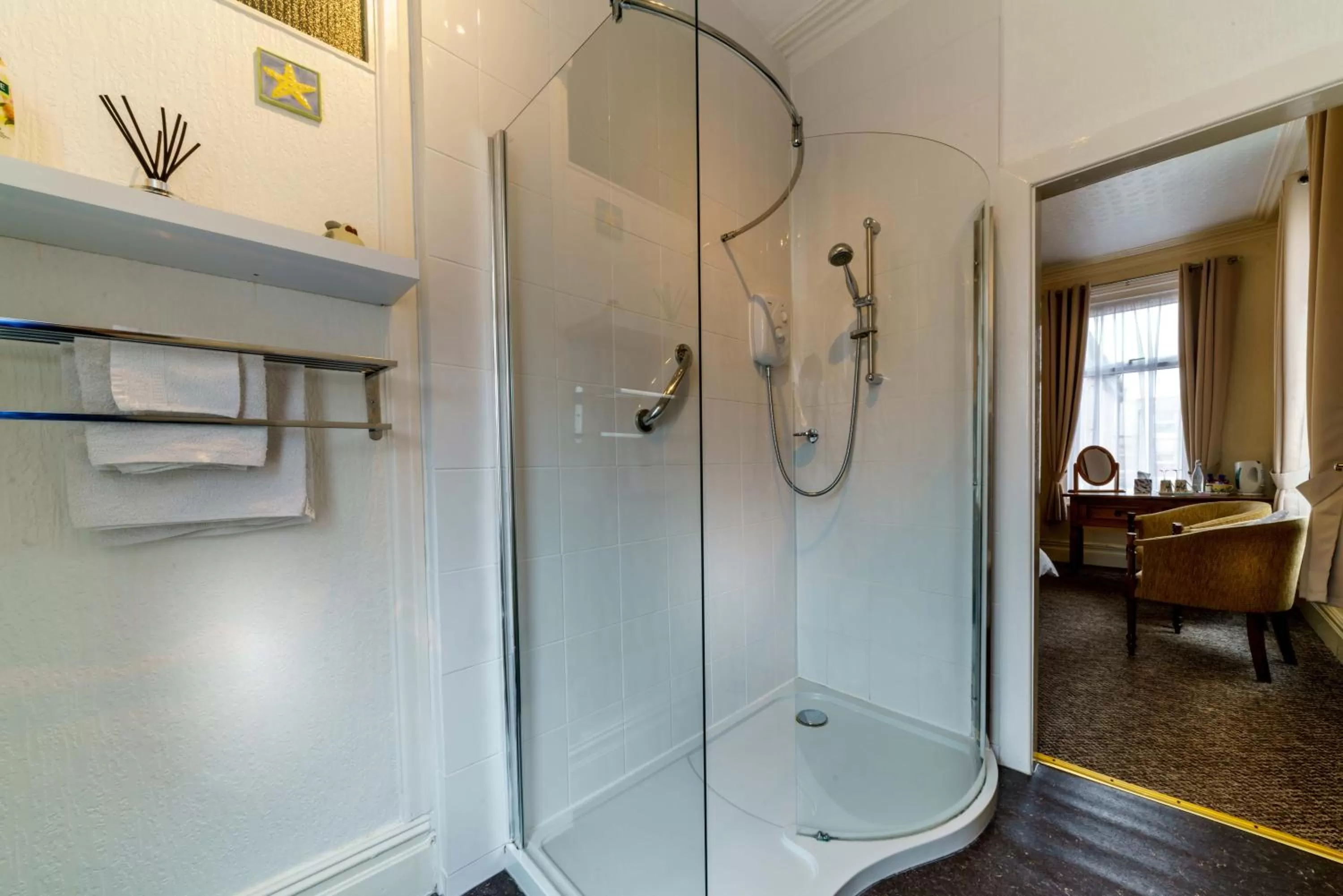 Shower in The Gaydon