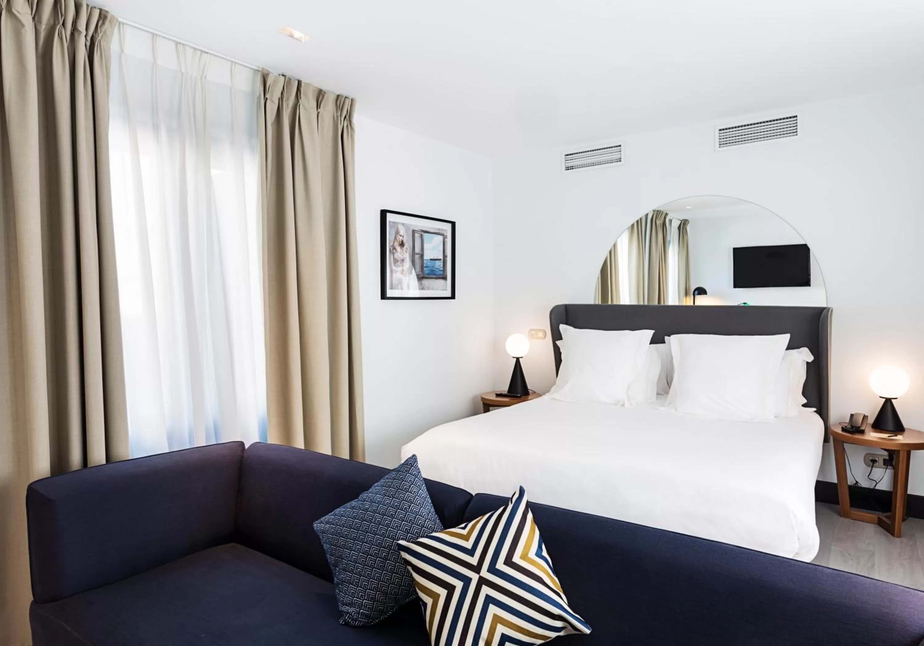 Bed in One Shot Luchana