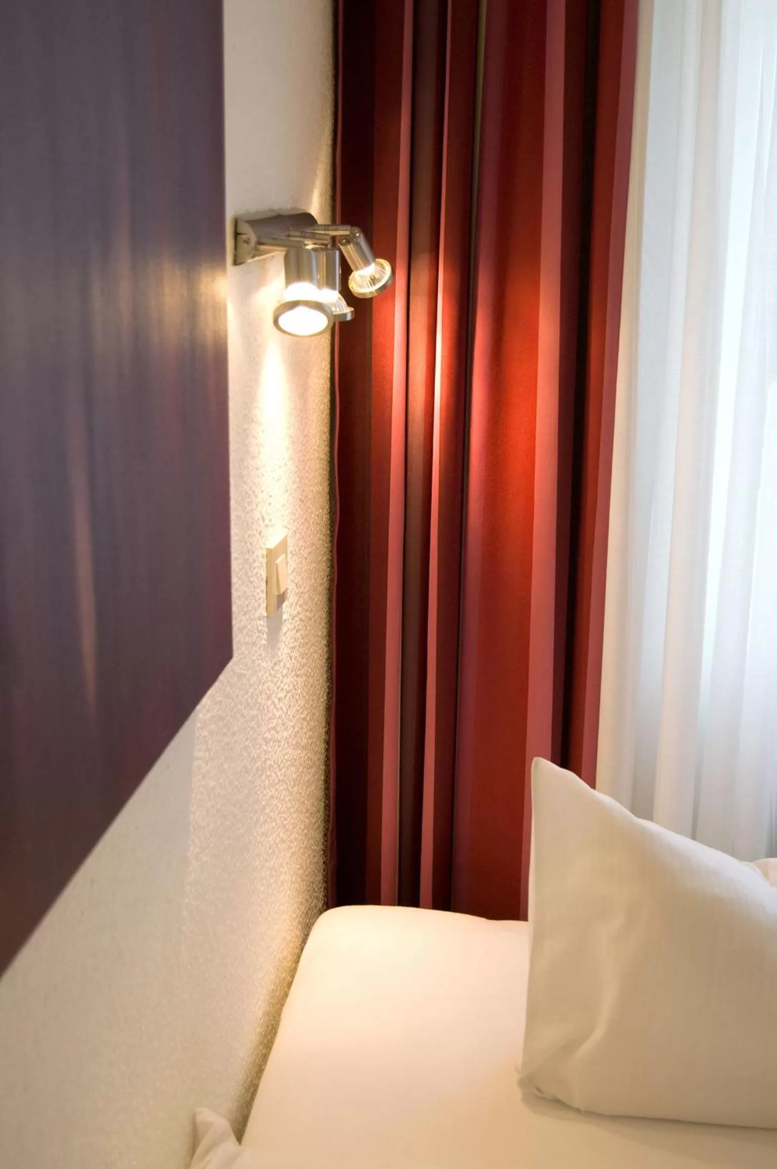 Decorative detail, Bed in Hotel im Kupferkessel