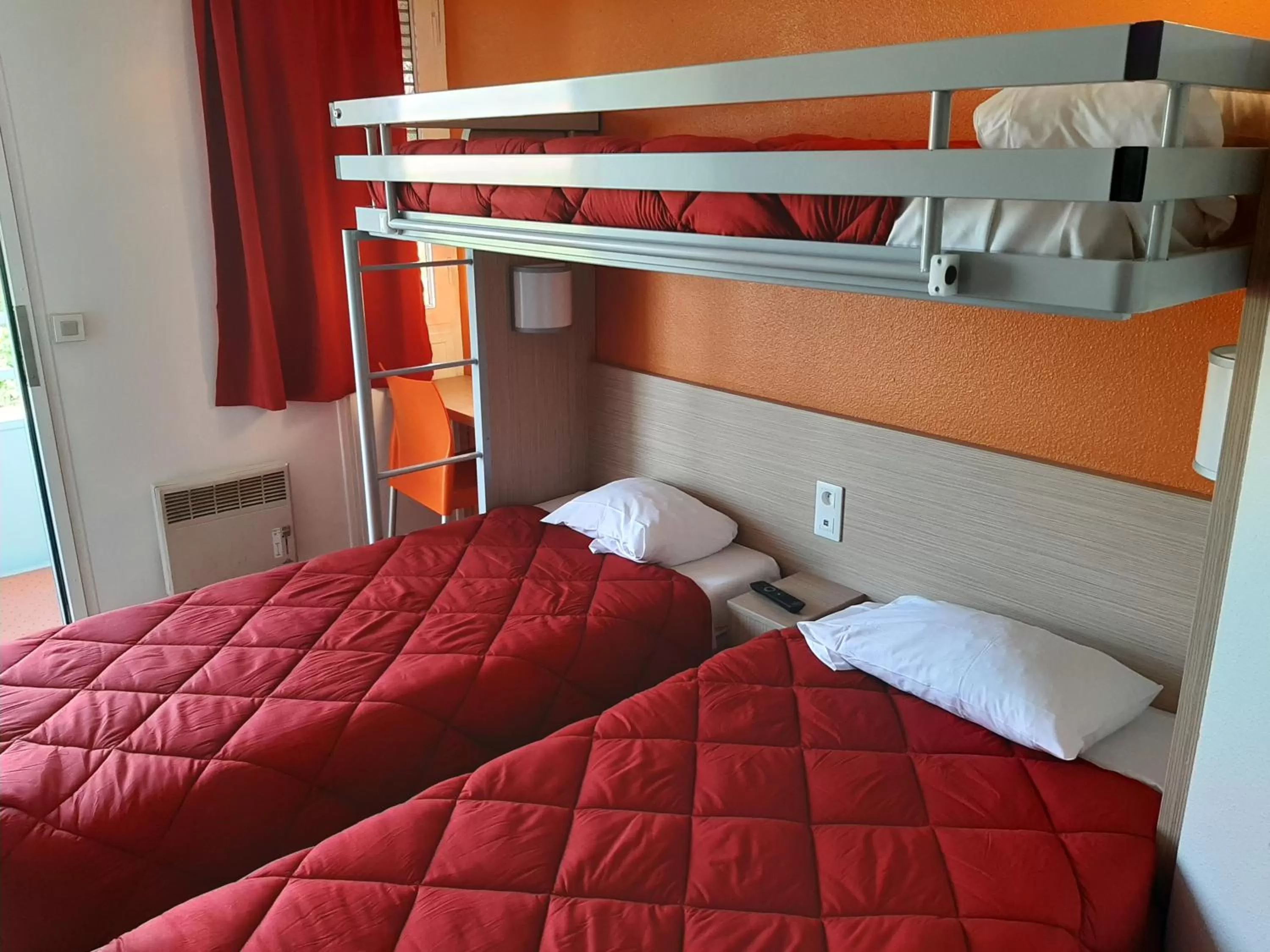 bunk bed, Bed in Premiere Classe Carcassonne