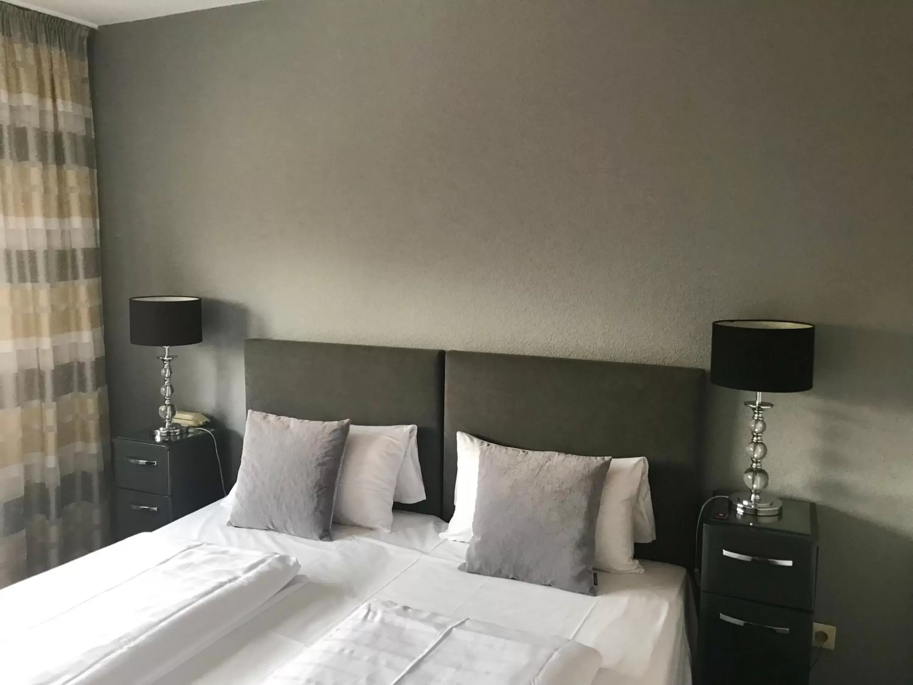 Double Room with Extra Bed in Waldhotel "Peter aufm Berge" Double Room with Extra Bed in Waldhotel "Peter aufm Berge"