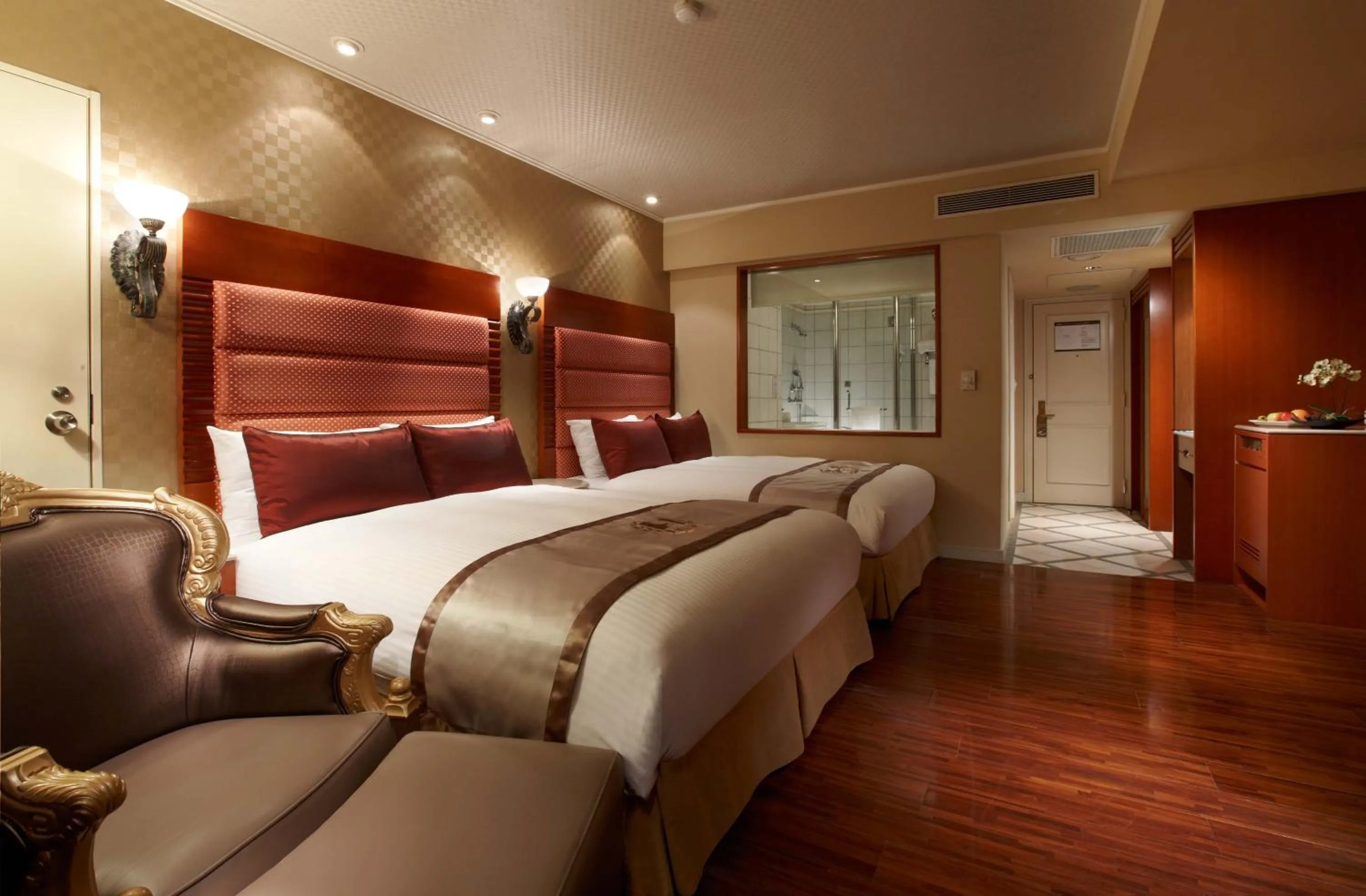 Bed in Hualien Charming City Hotel