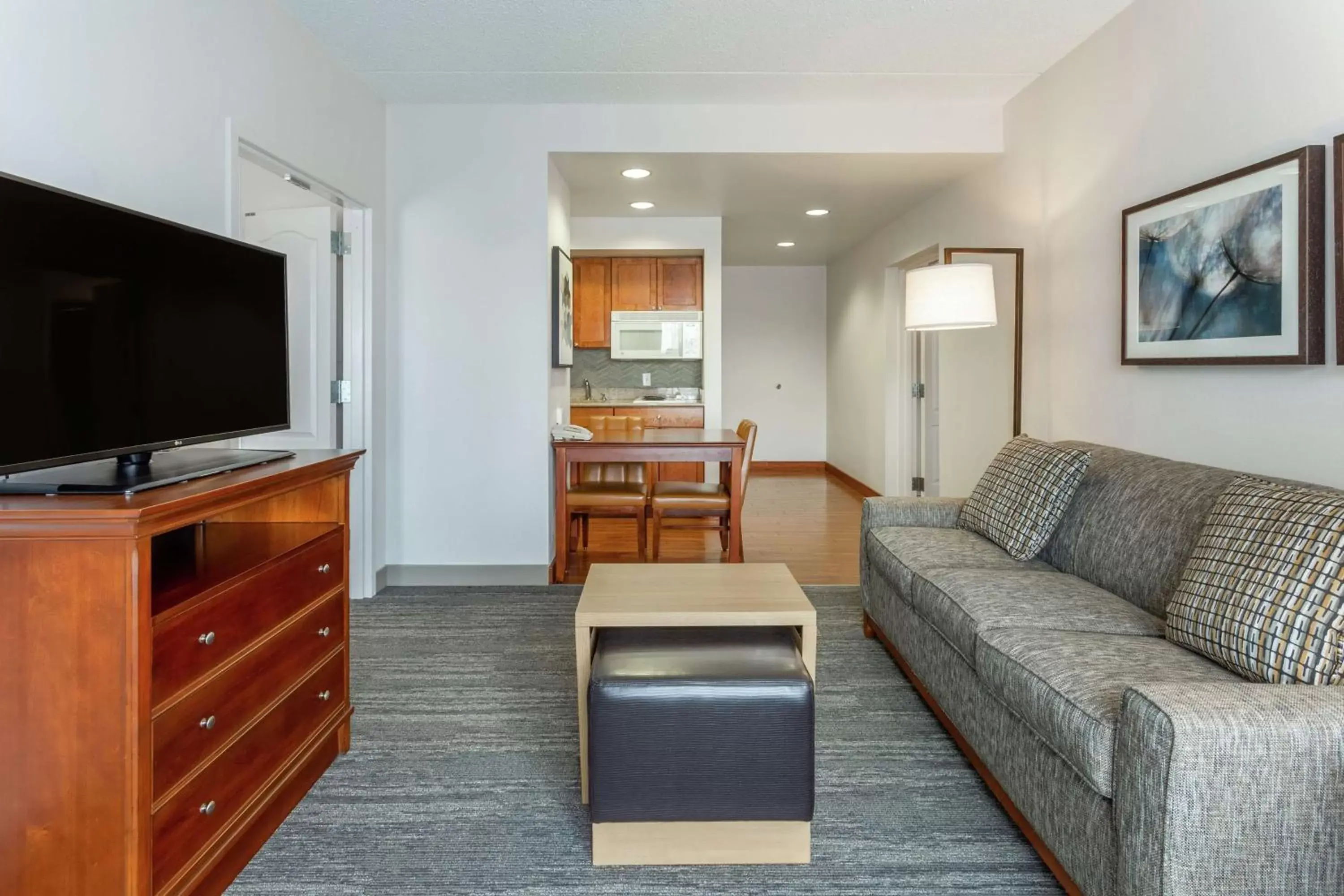 Two Bedroom Suite with One King and Two Queen Beds - Non-Smoking in Homewood Suites by Hilton Albany Two Bedroom Suite with One King and Two Queen Beds - Non-Smoking in Homewood Suites by Hilton Albany