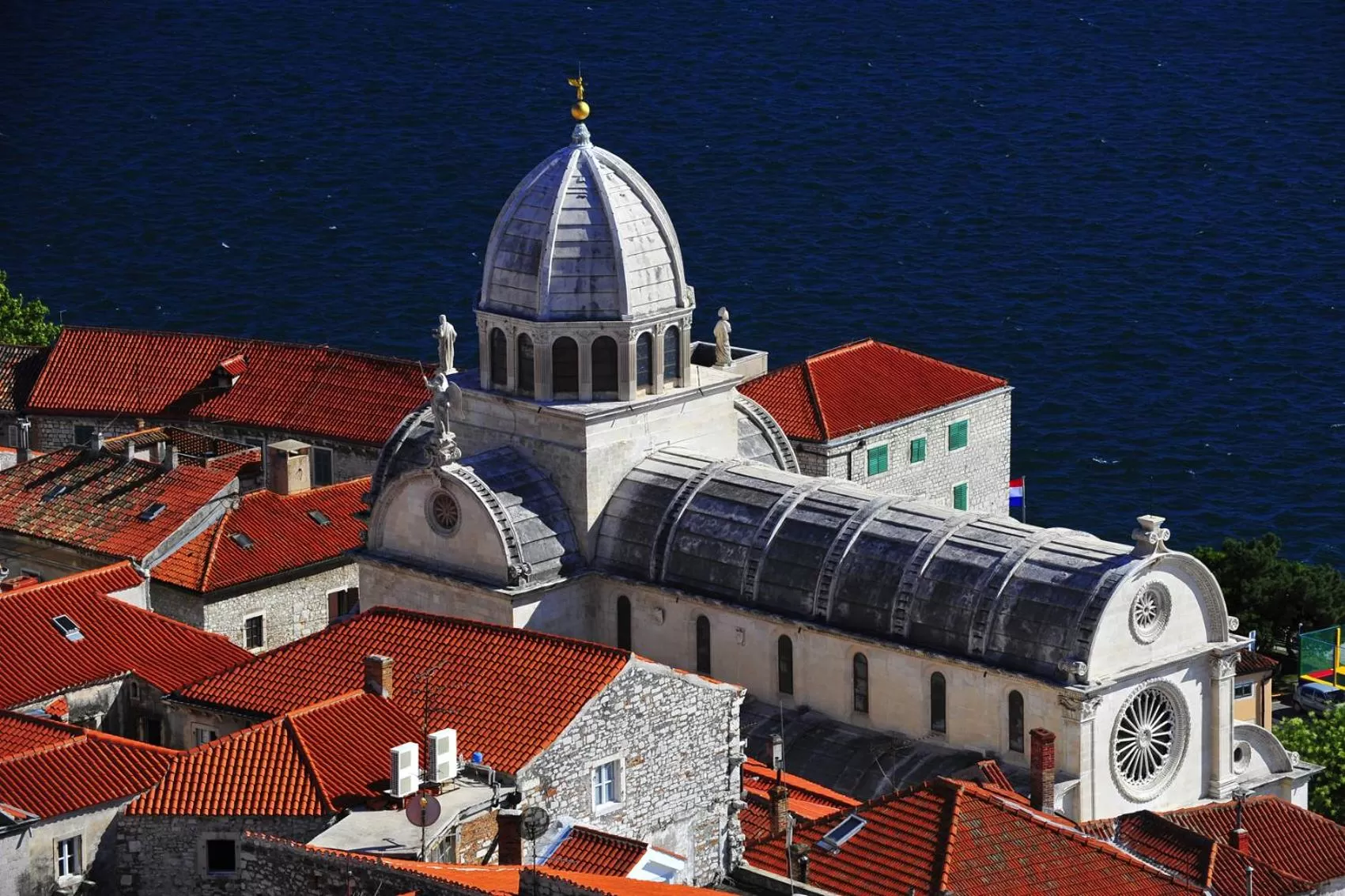 On site in Bellevue Superior City Hotel