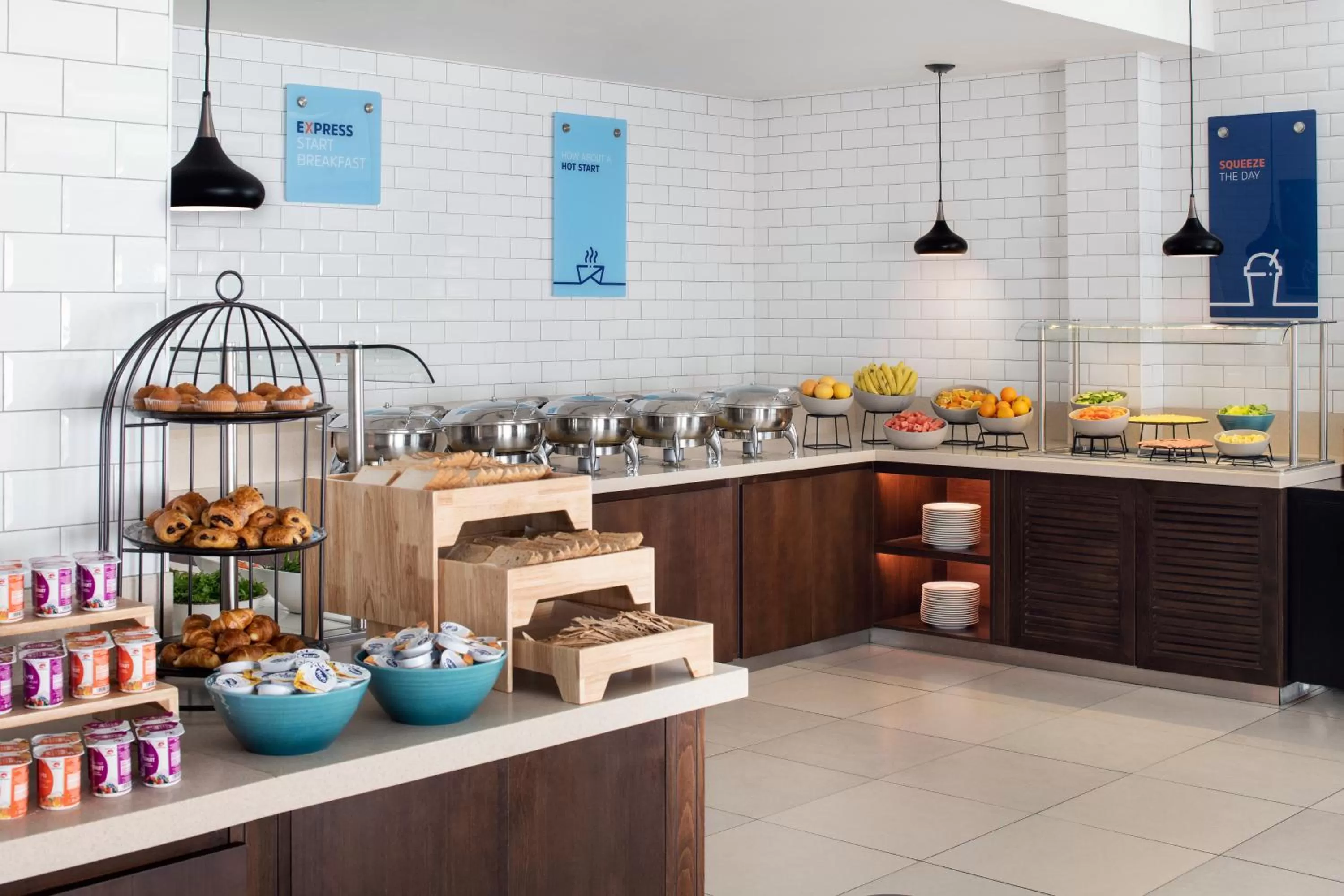 Breakfast in Holiday Inn Express Dubai, Jumeirah by IHG