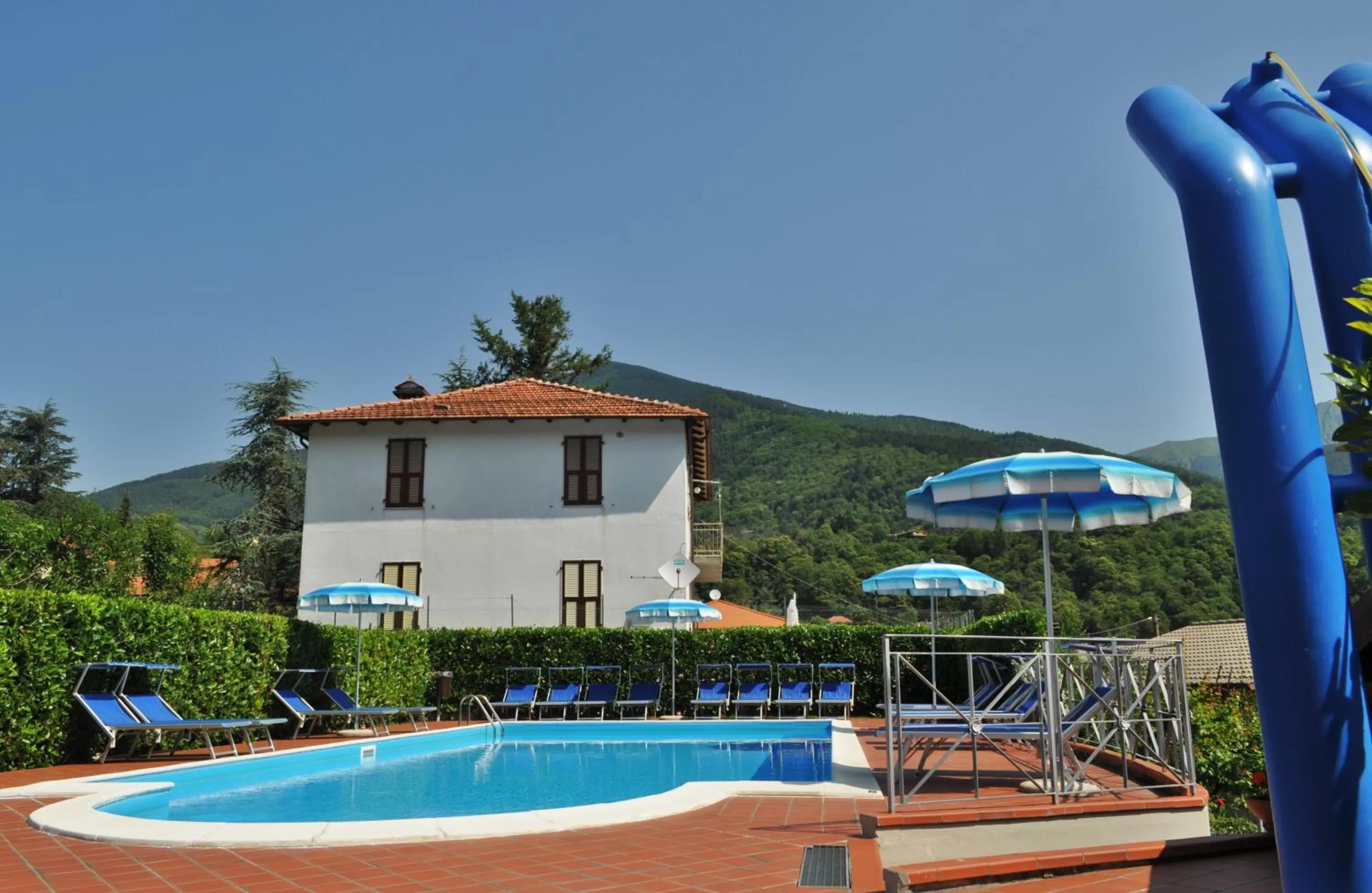 Swimming pool in Albergo Miramonti