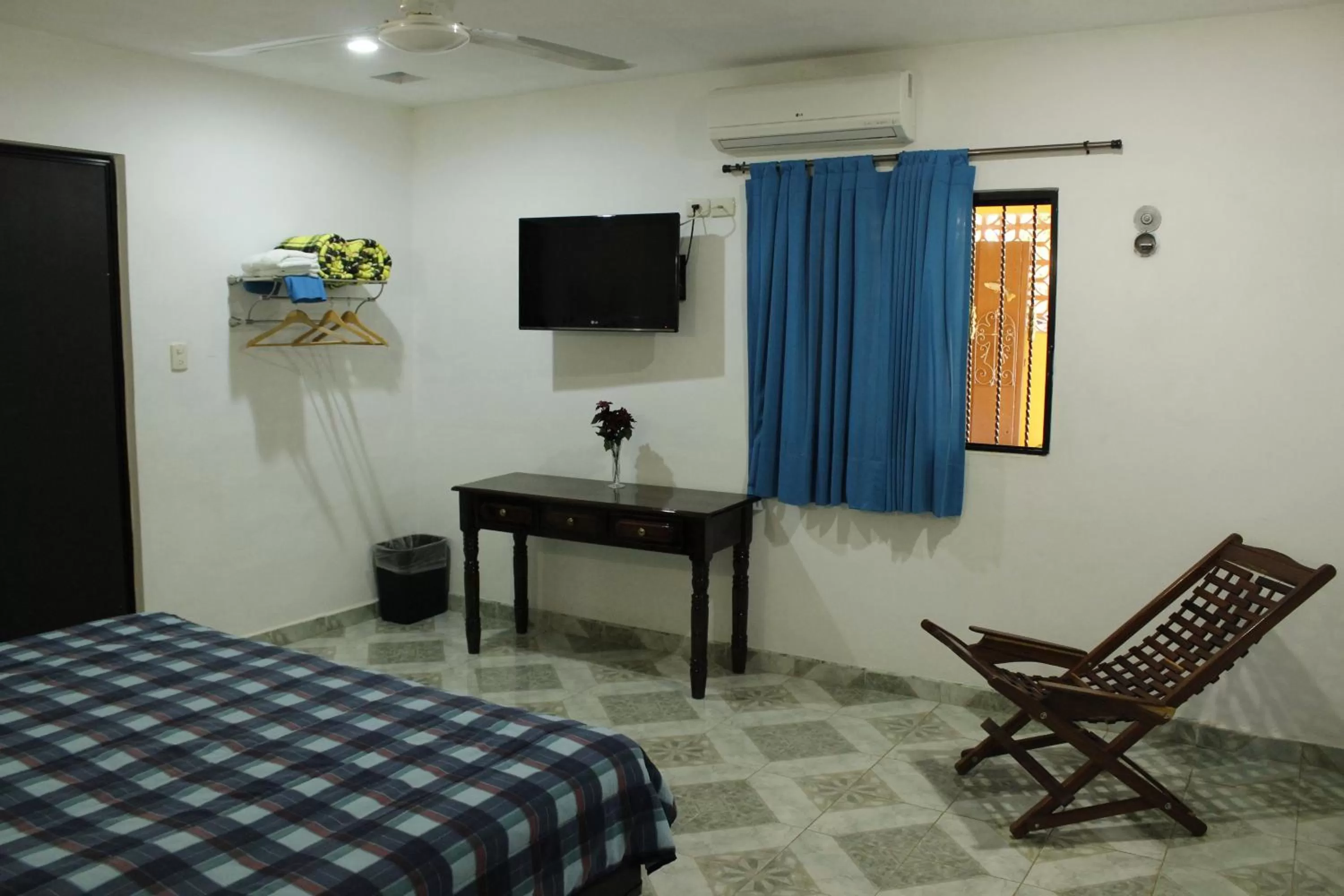 Decorative detail, TV/Entertainment Center in Posada Ya´ax Ich