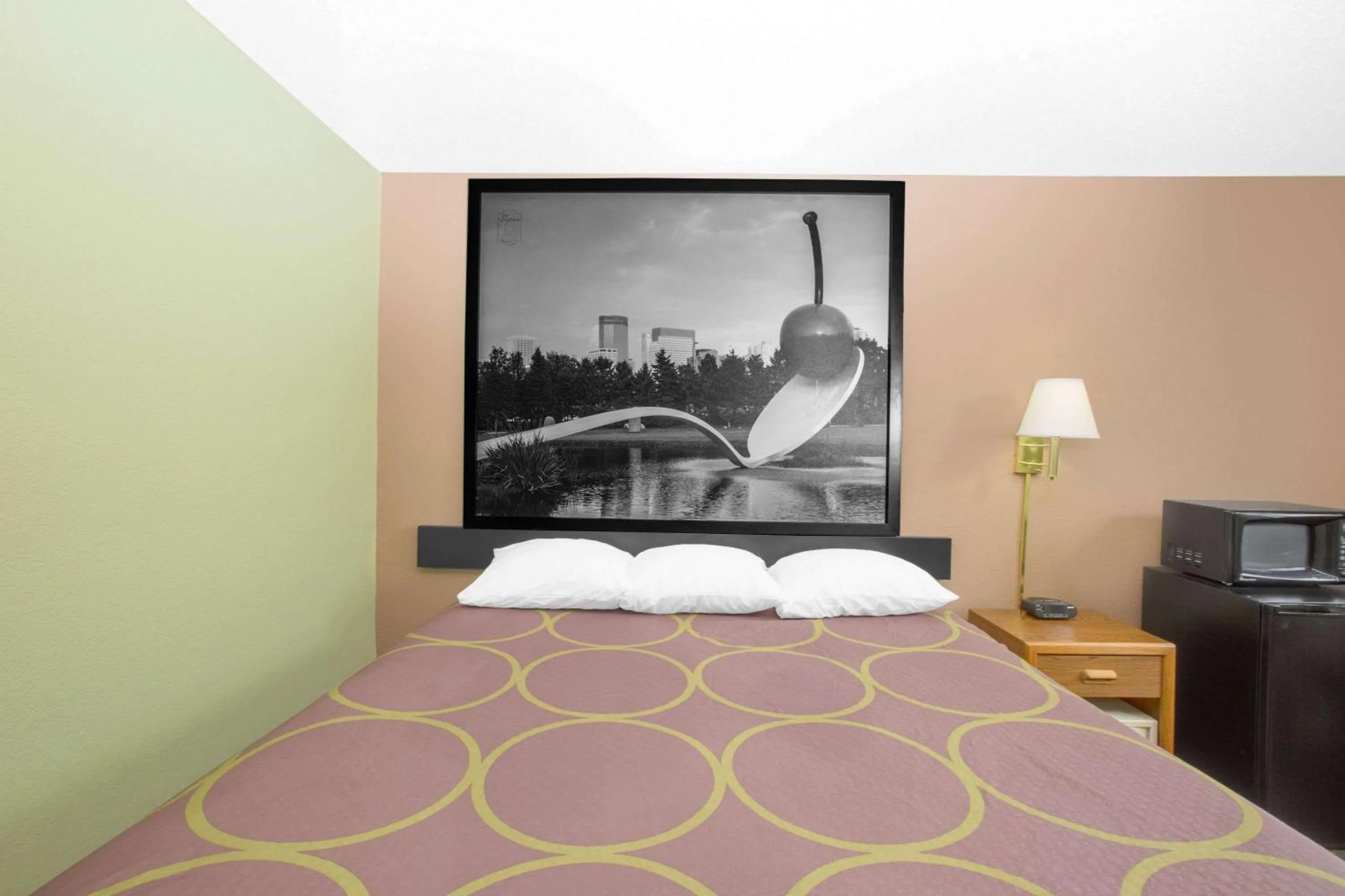 Photo of the whole room in Super 8 by Wyndham Worthington Minnesota