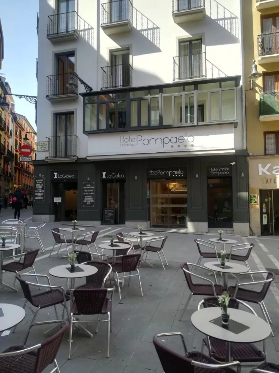 Restaurant/places to eat in Hotel Pompaelo Plaza del Ayuntamiento & Spa