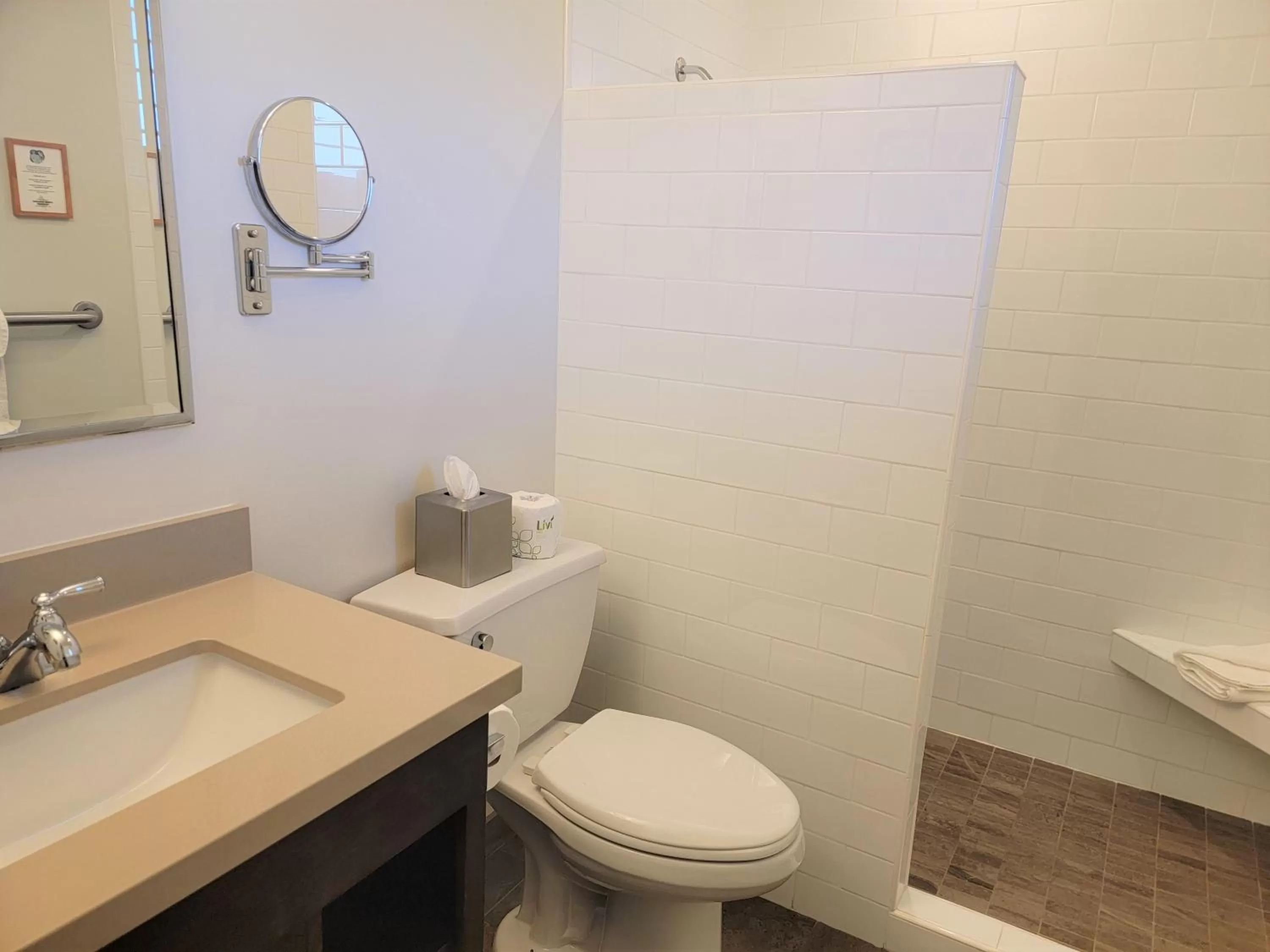 Bathroom in El Pueblo Inn