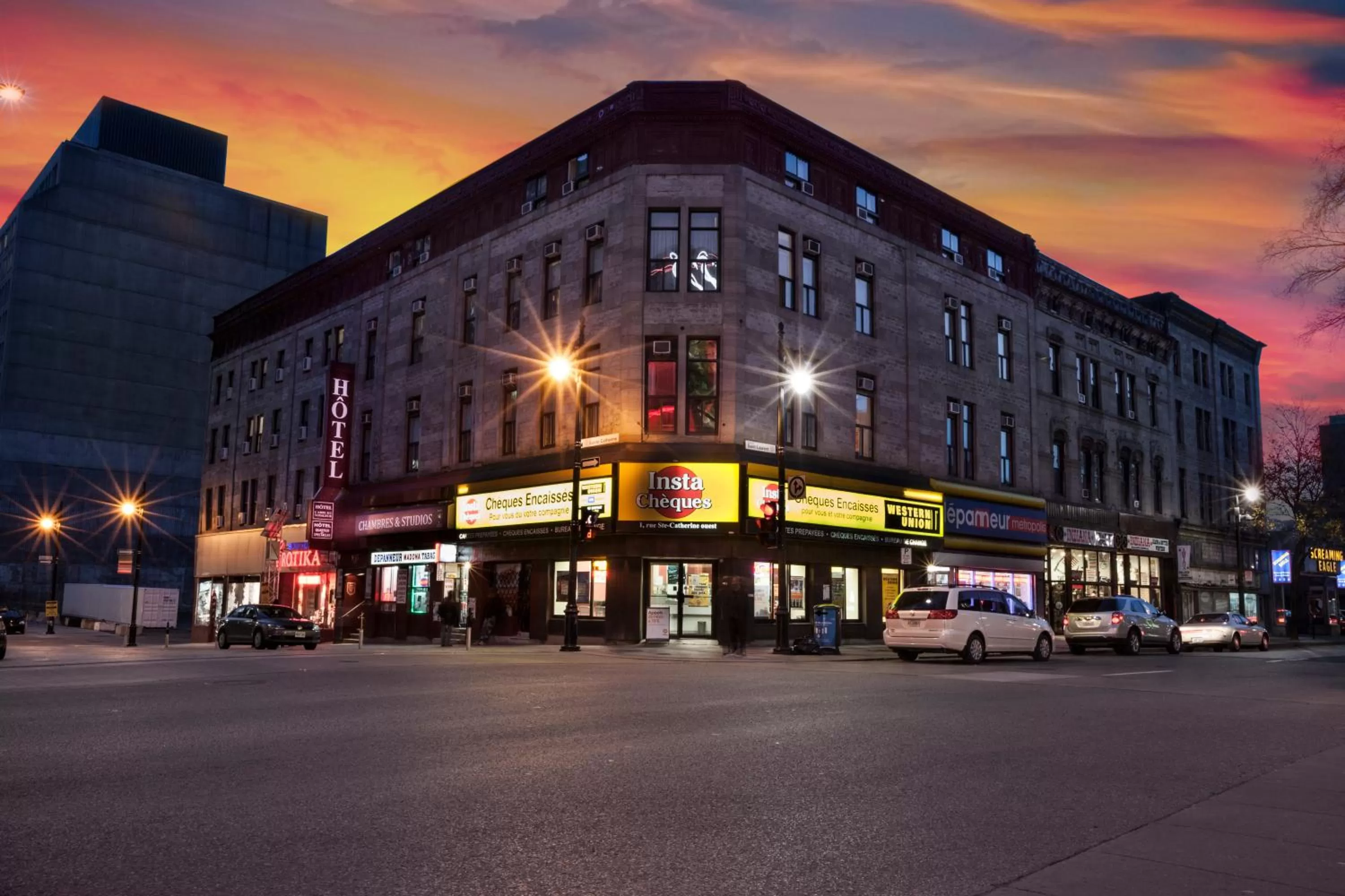 Facade/entrance in Hotel Quartier des Spectacles