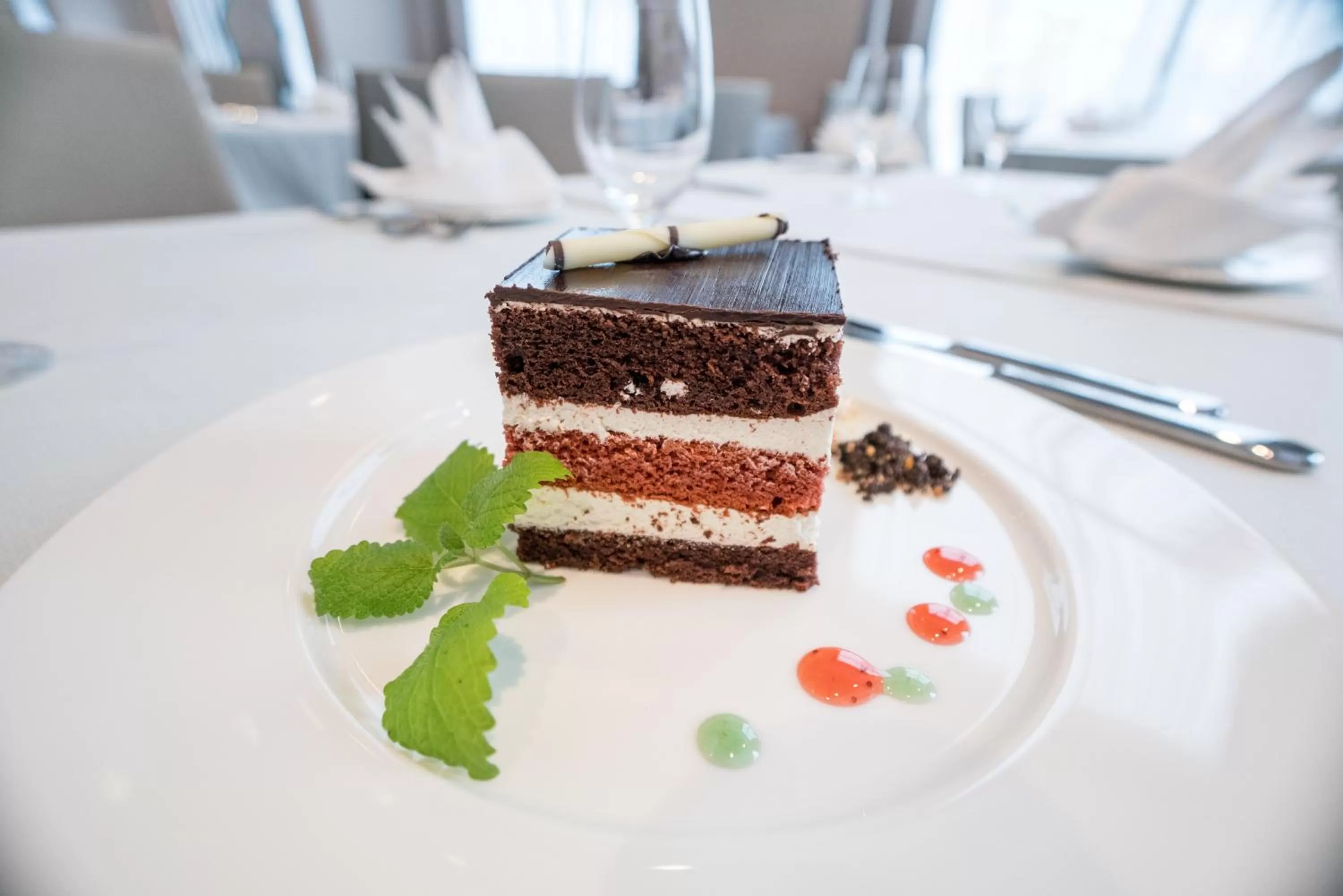 Restaurant/places to eat in Holiday Inn Dąbrowa Górnicza-Katowice by IHG