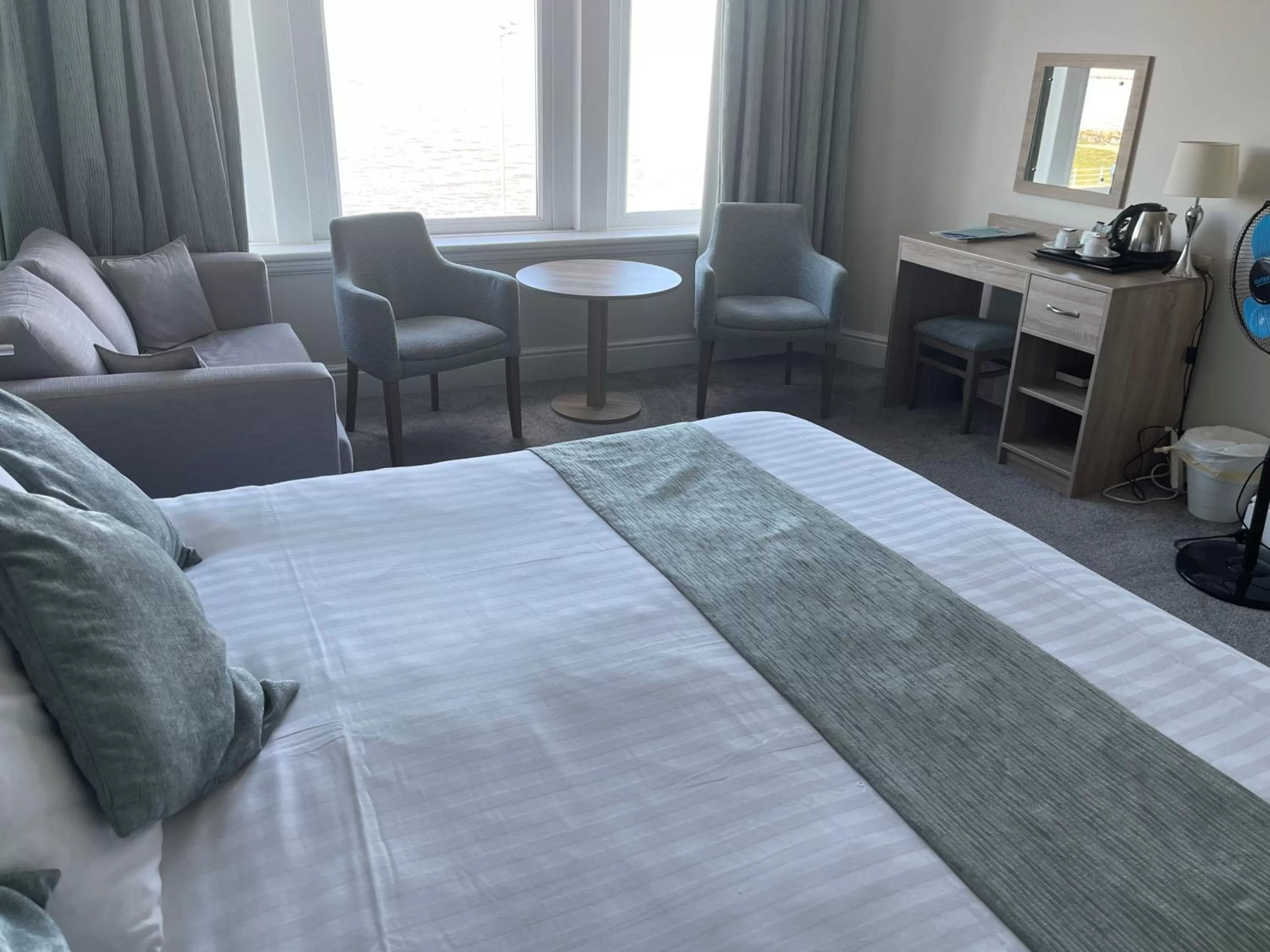 Photo of the whole room, Bed in The Clarendon Hotel