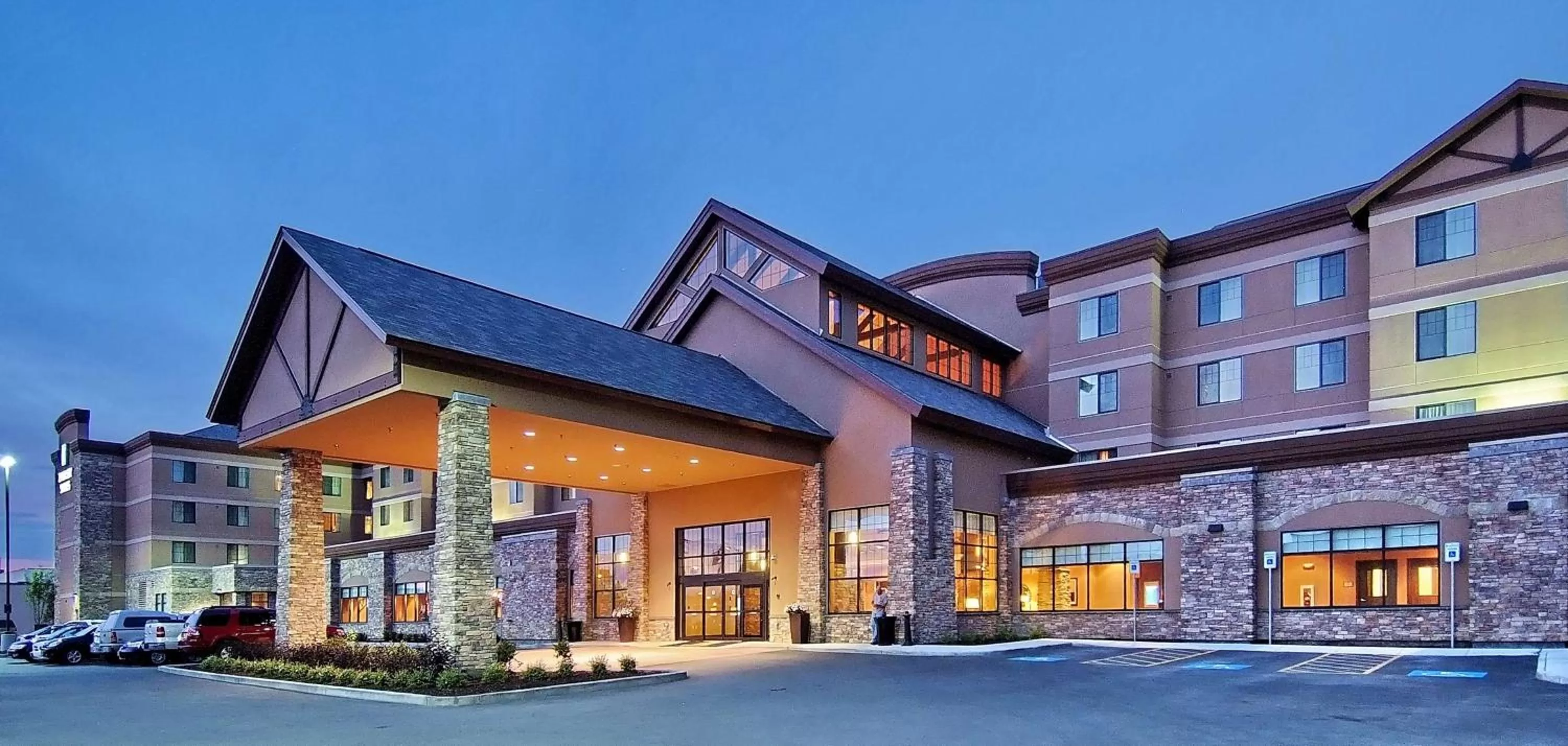 Property building in Embassy Suites Anchorage
