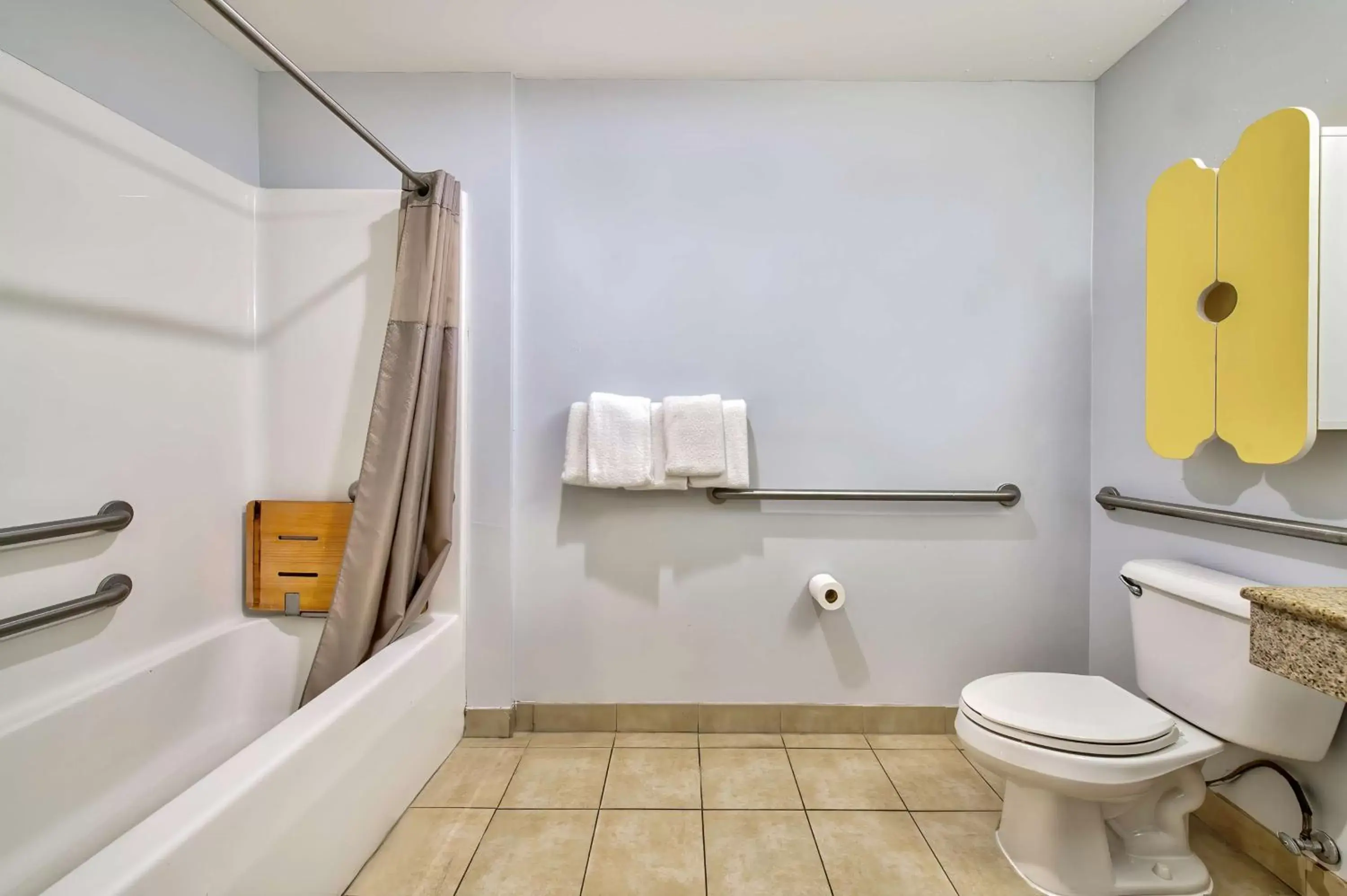Queen Room - single occupancy - Disability Access in Motel 6-Los Angeles, CA - Los Angeles - LAX Queen Room - single occupancy - Disability Access in Motel 6-Los Angeles, CA - Los Angeles - LAX