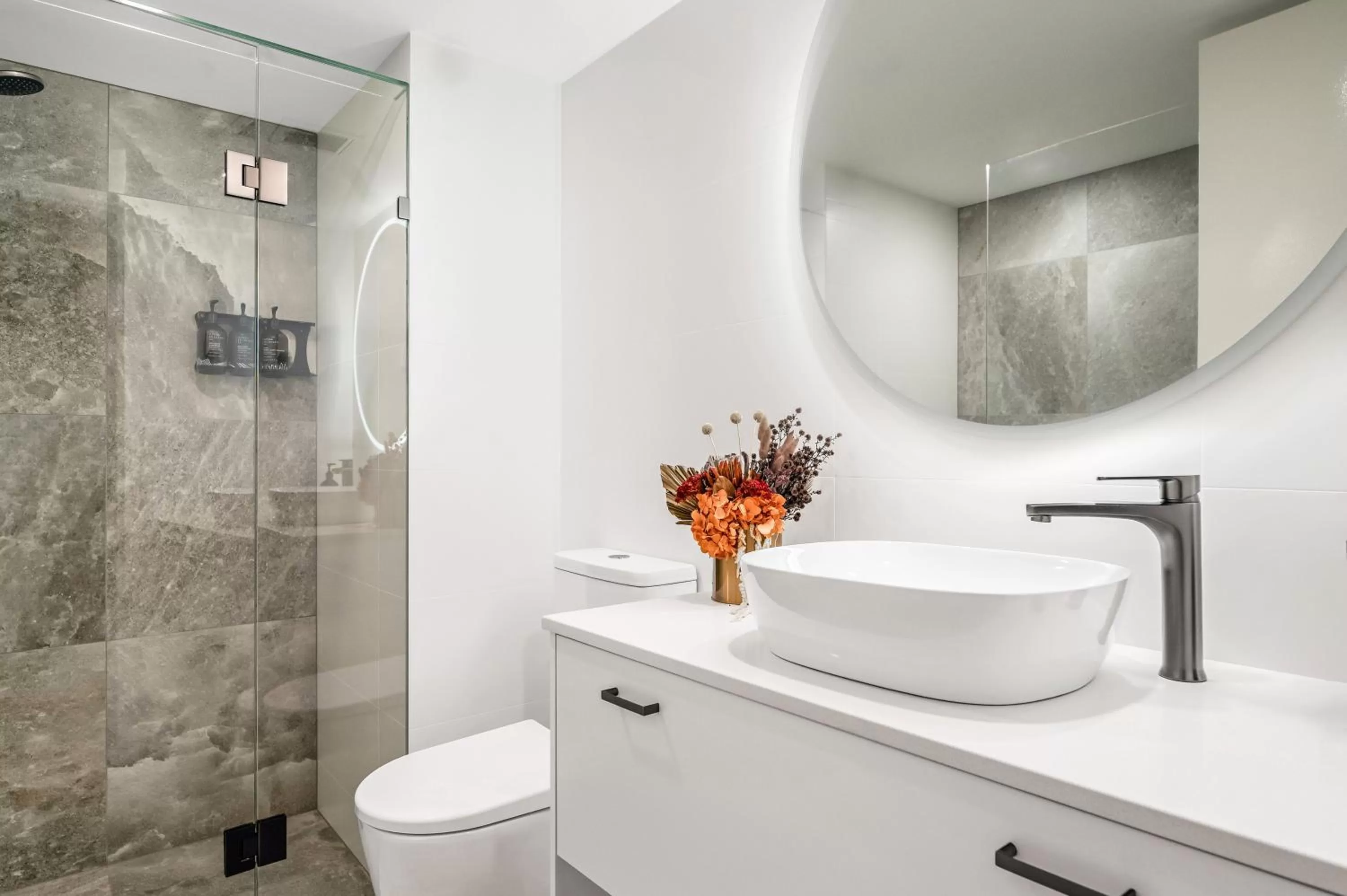 Bathroom in Mantra Coolangatta Beach