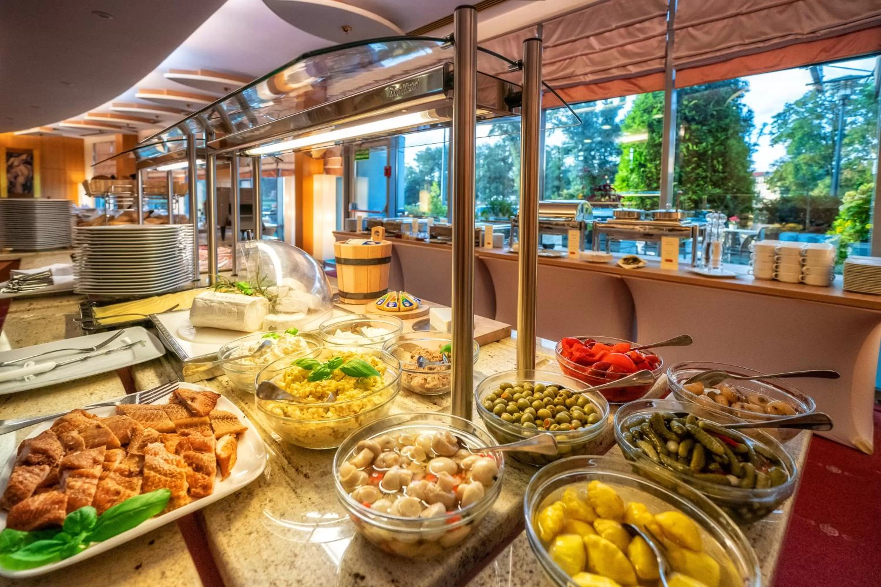 Restaurant/places to eat in HP Park Plaza