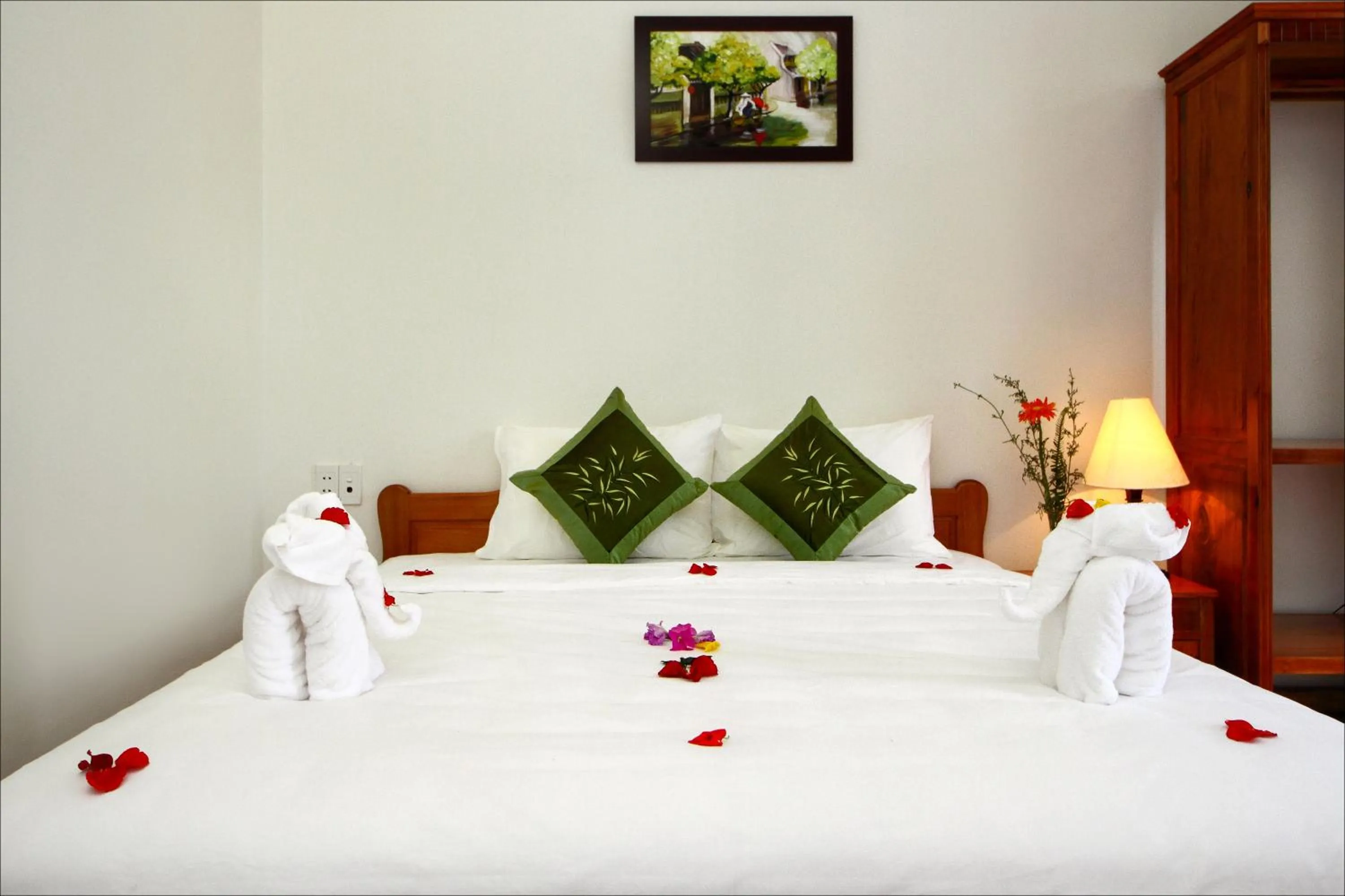 Bedroom, Bed in Blue Lake Homestay