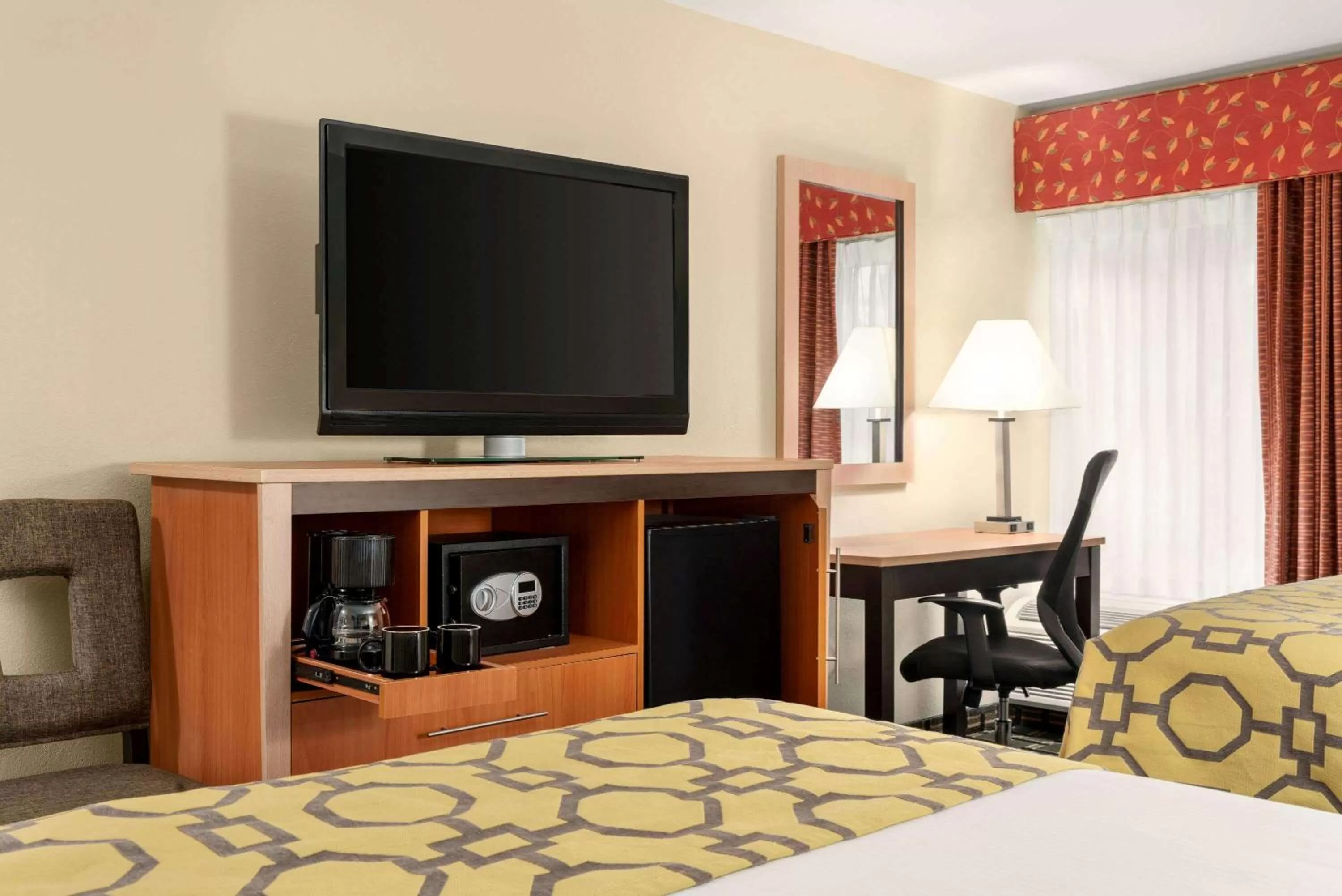 Photo of the whole room, Bed in Baymont by Wyndham North Dartmouth Fall River