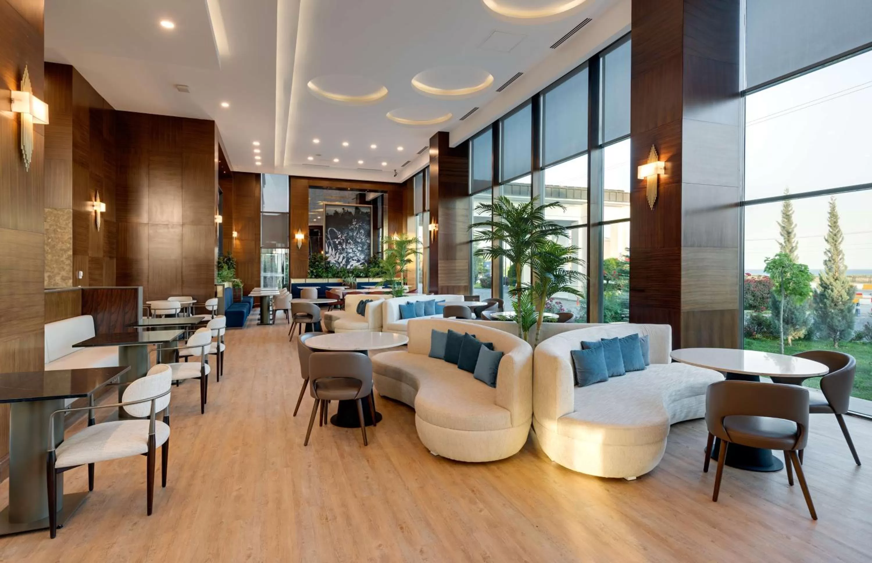 Restaurant/places to eat in Doubletree by Hilton Van