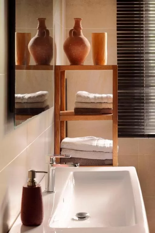 Bathroom in La perle rouge A Panazol