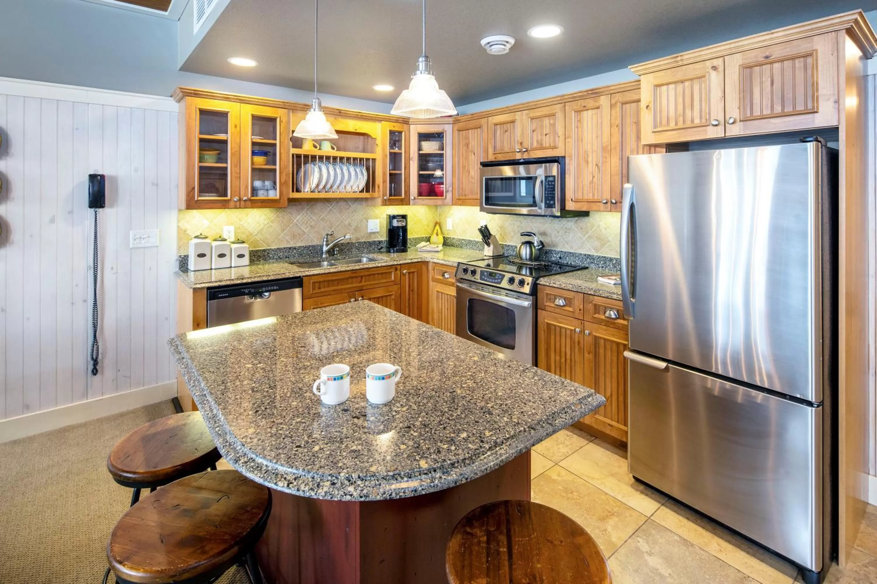 Kitchen or kitchenette in Larsmont Cottages